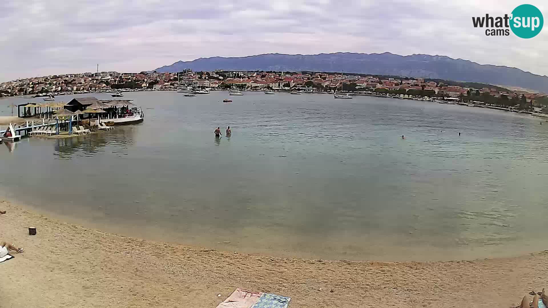 Novalja en vivo – playa de la ciudad
