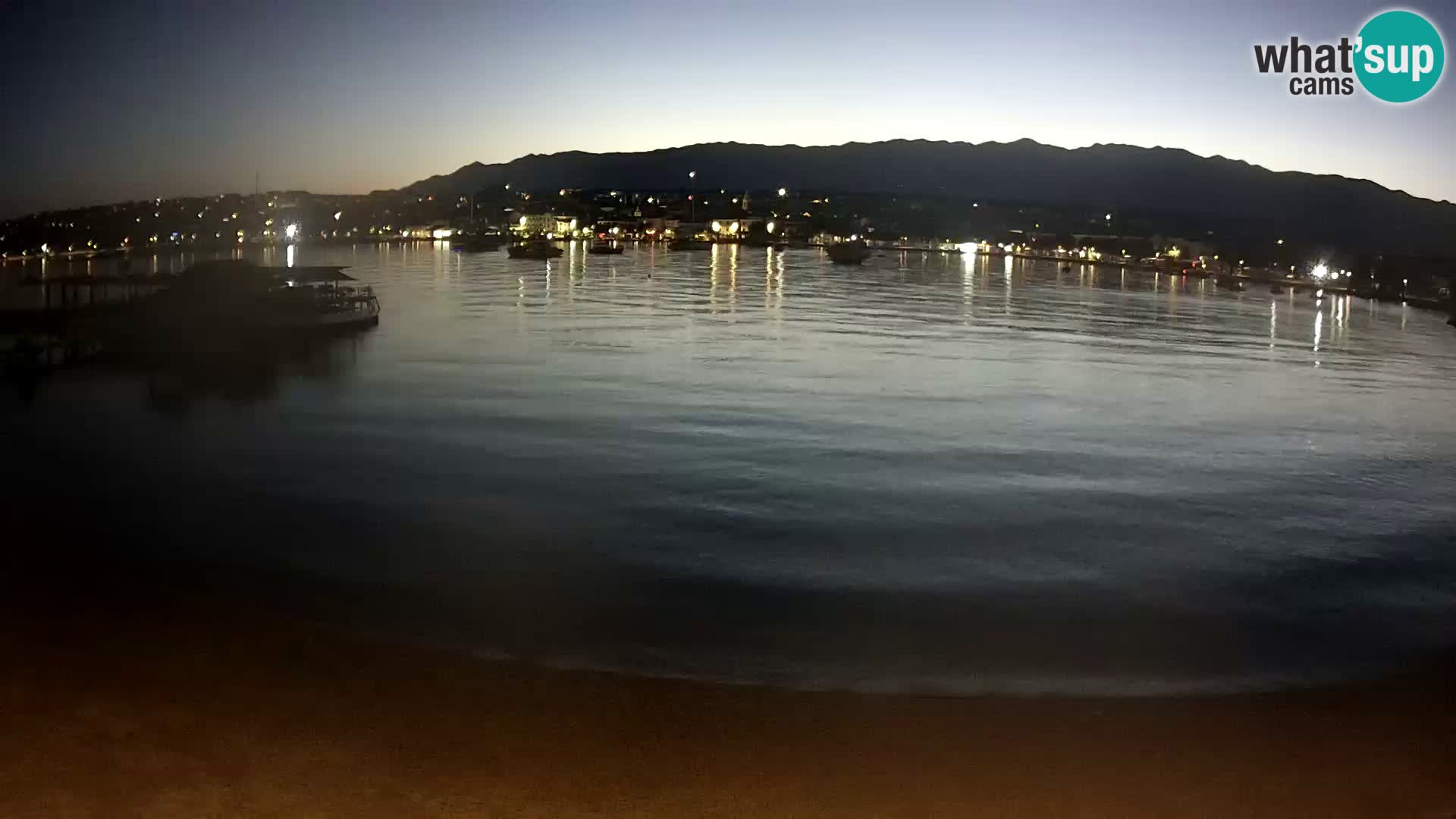 Novalja en vivo – playa de la ciudad