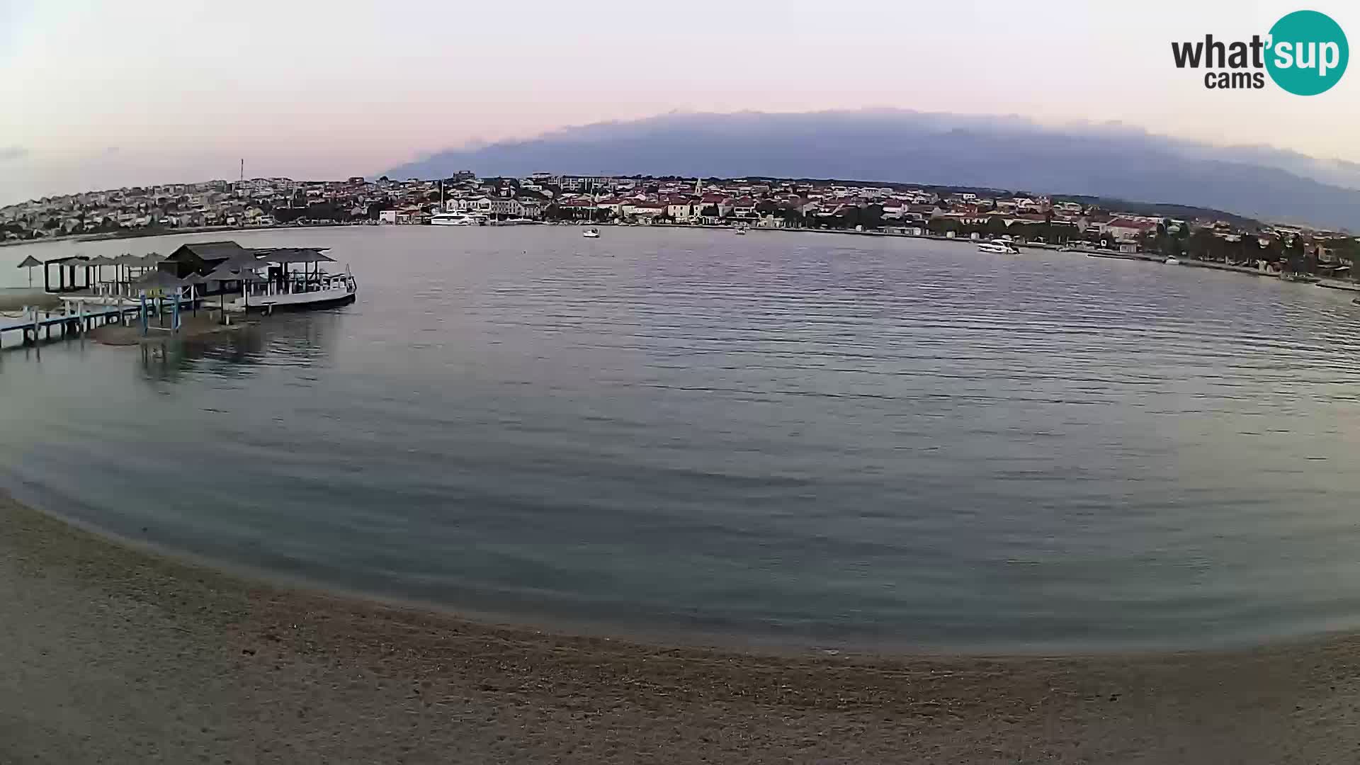 Novalja en vivo – playa de la ciudad