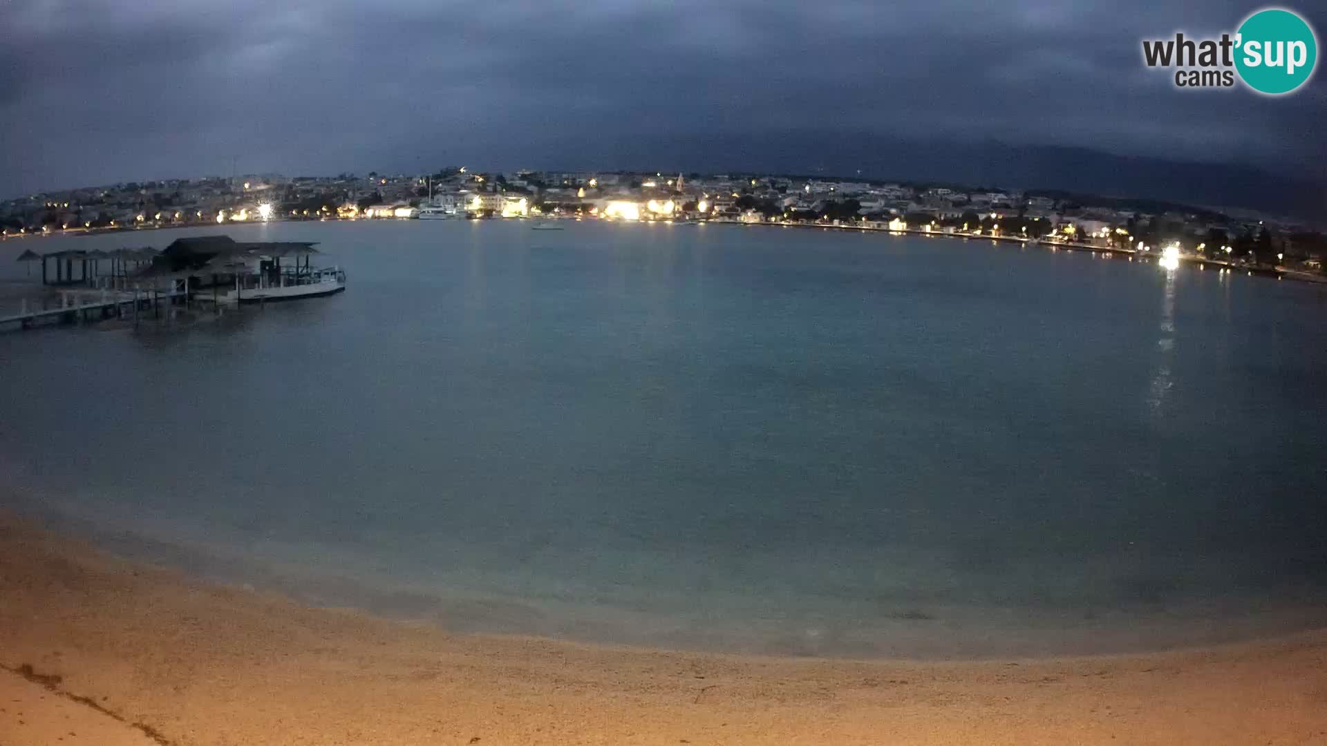 Novalja en vivo – playa de la ciudad