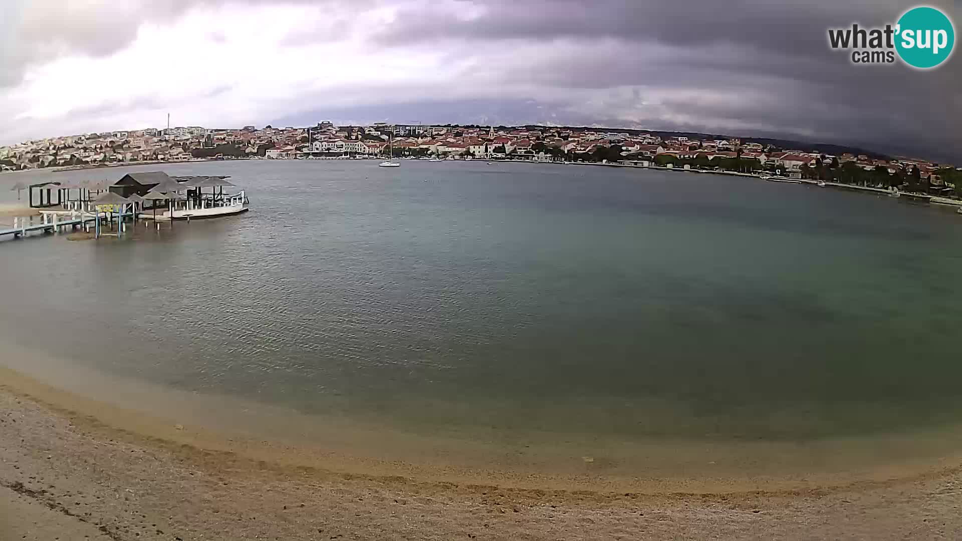 Novalja en vivo – playa de la ciudad