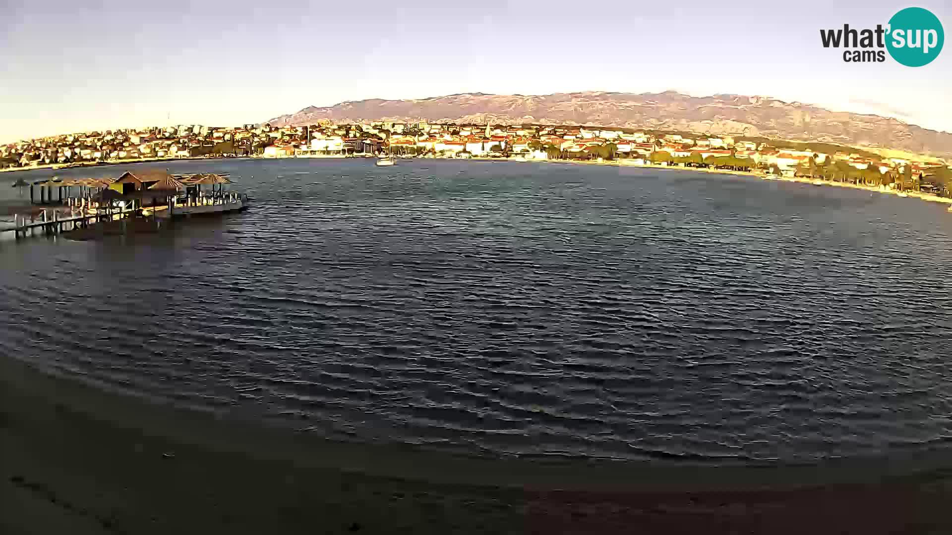 Novalja en vivo – playa de la ciudad