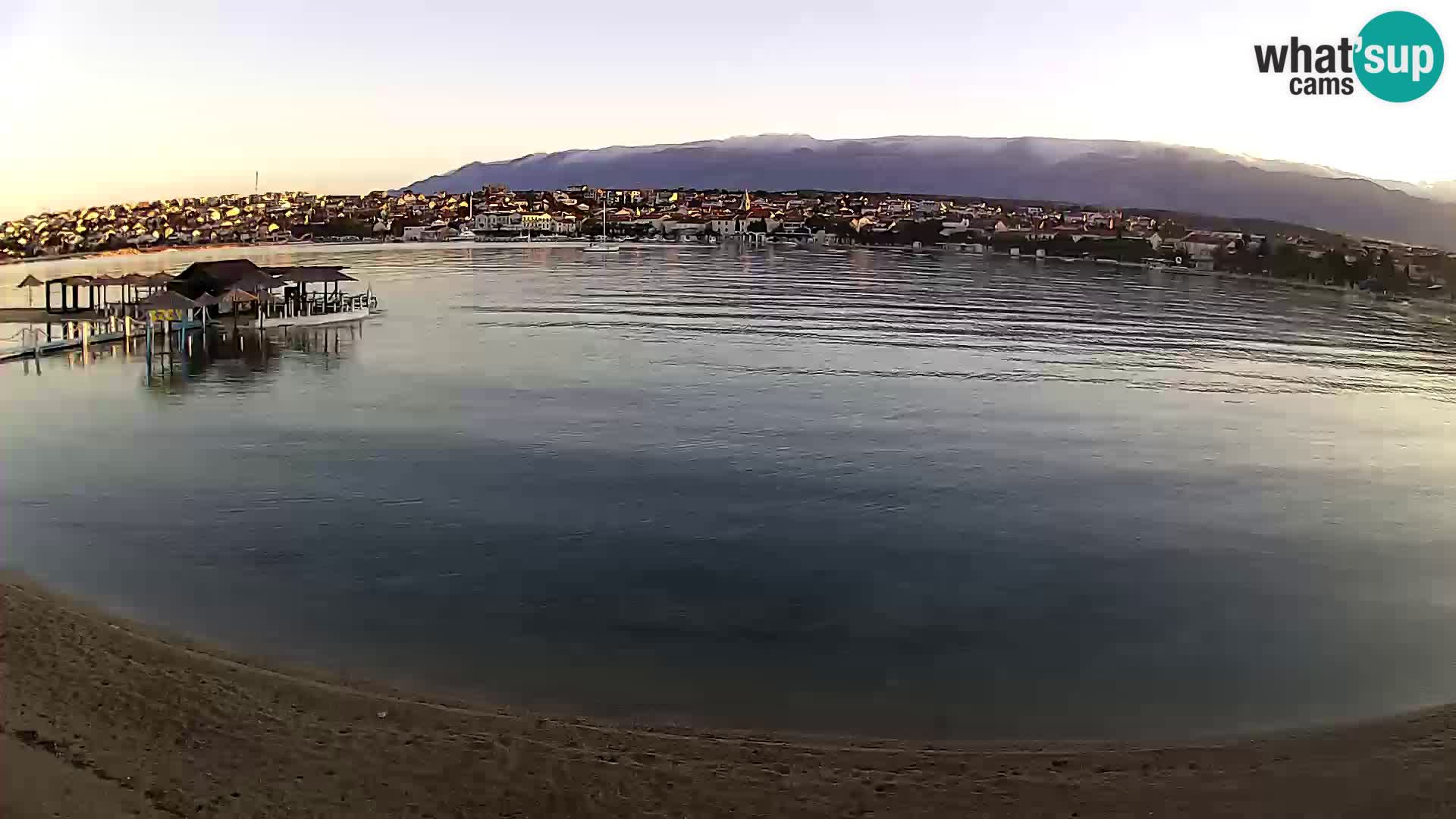 Novalja en vivo – playa de la ciudad