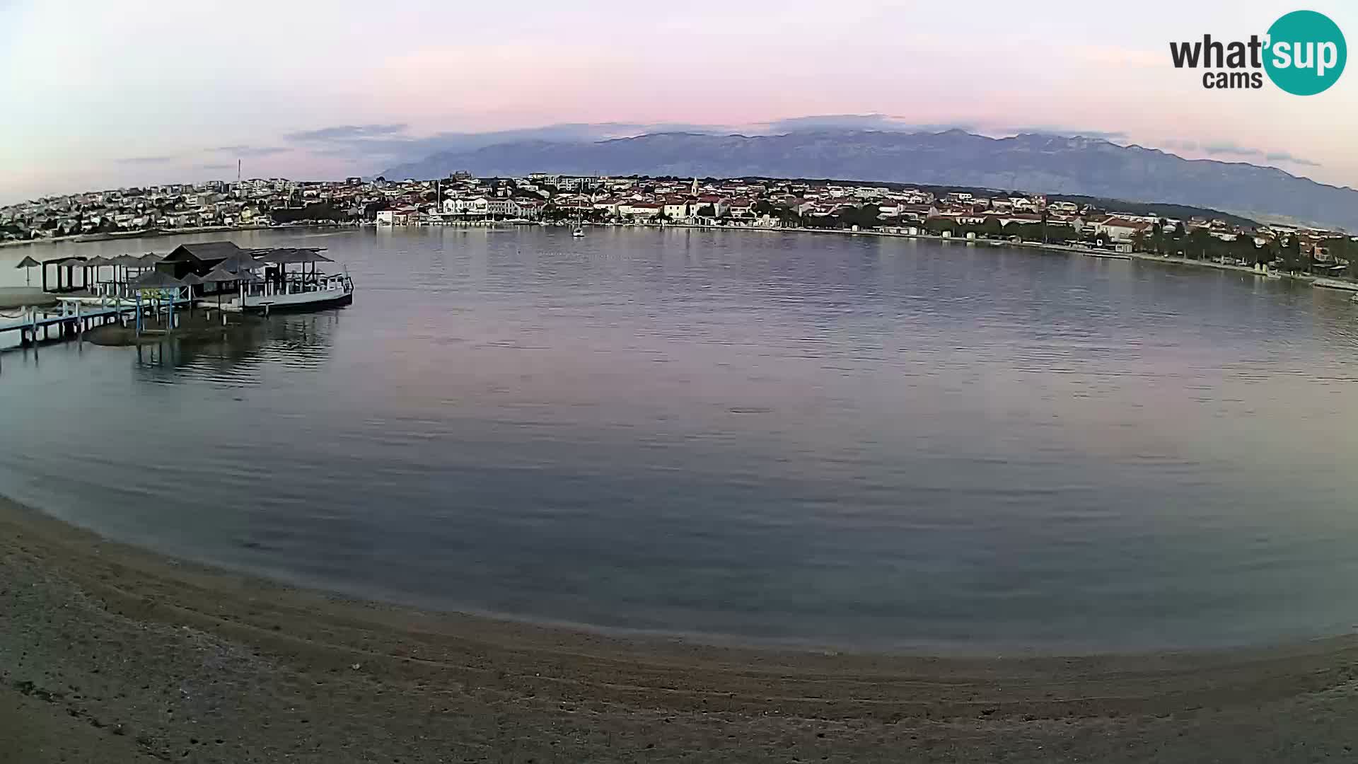 Novalja en vivo – playa de la ciudad