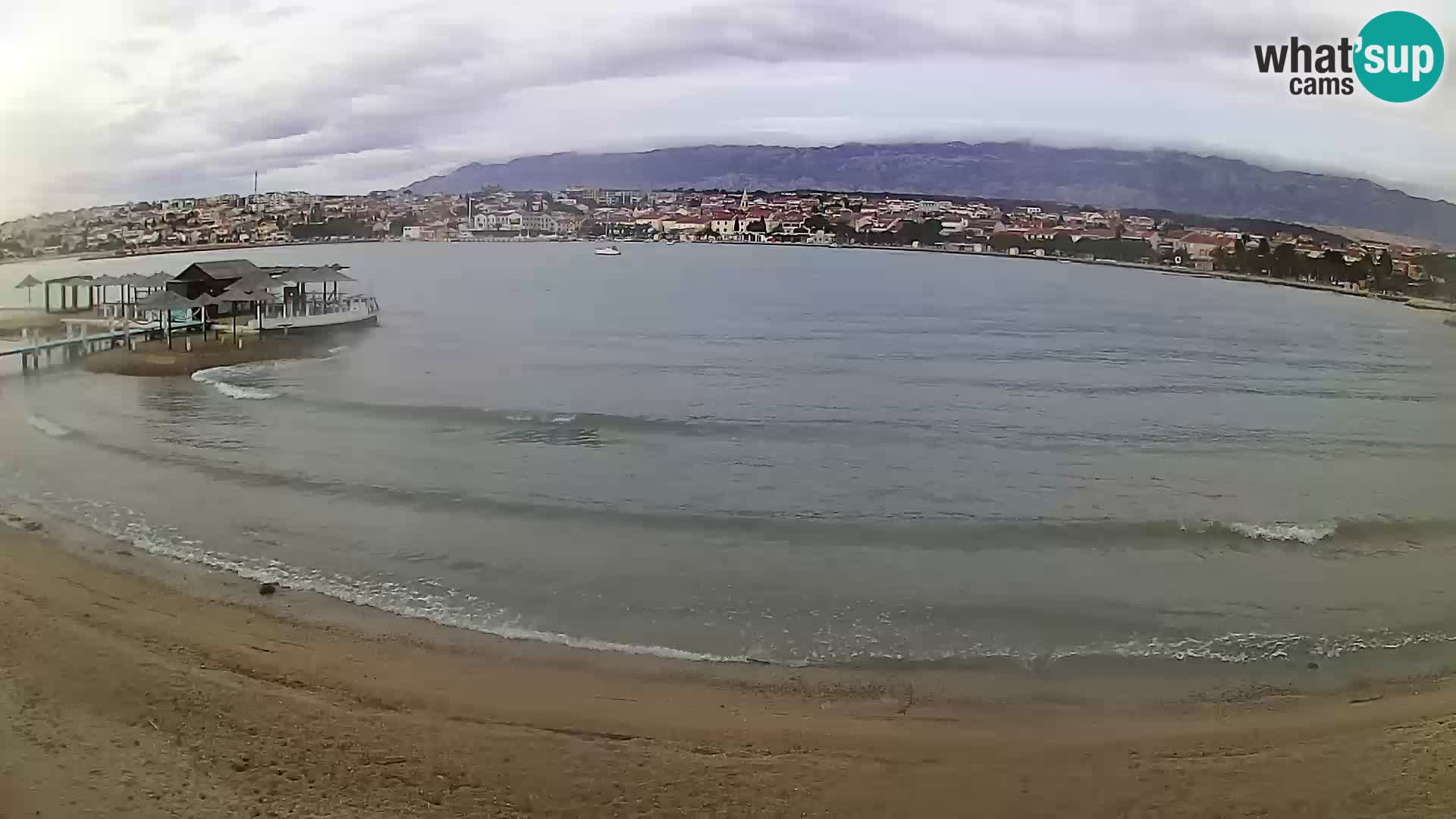 Novalja en vivo – playa de la ciudad