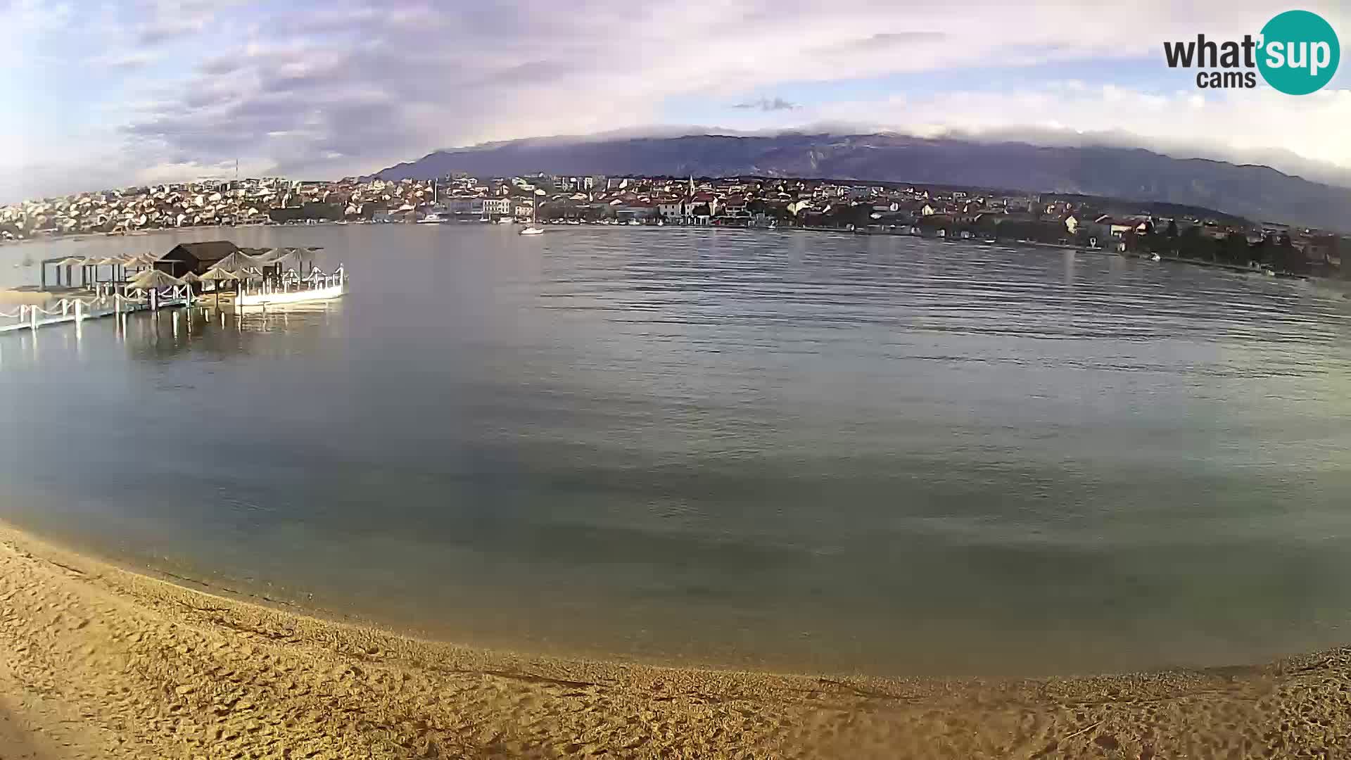 Novalja en vivo – playa de la ciudad