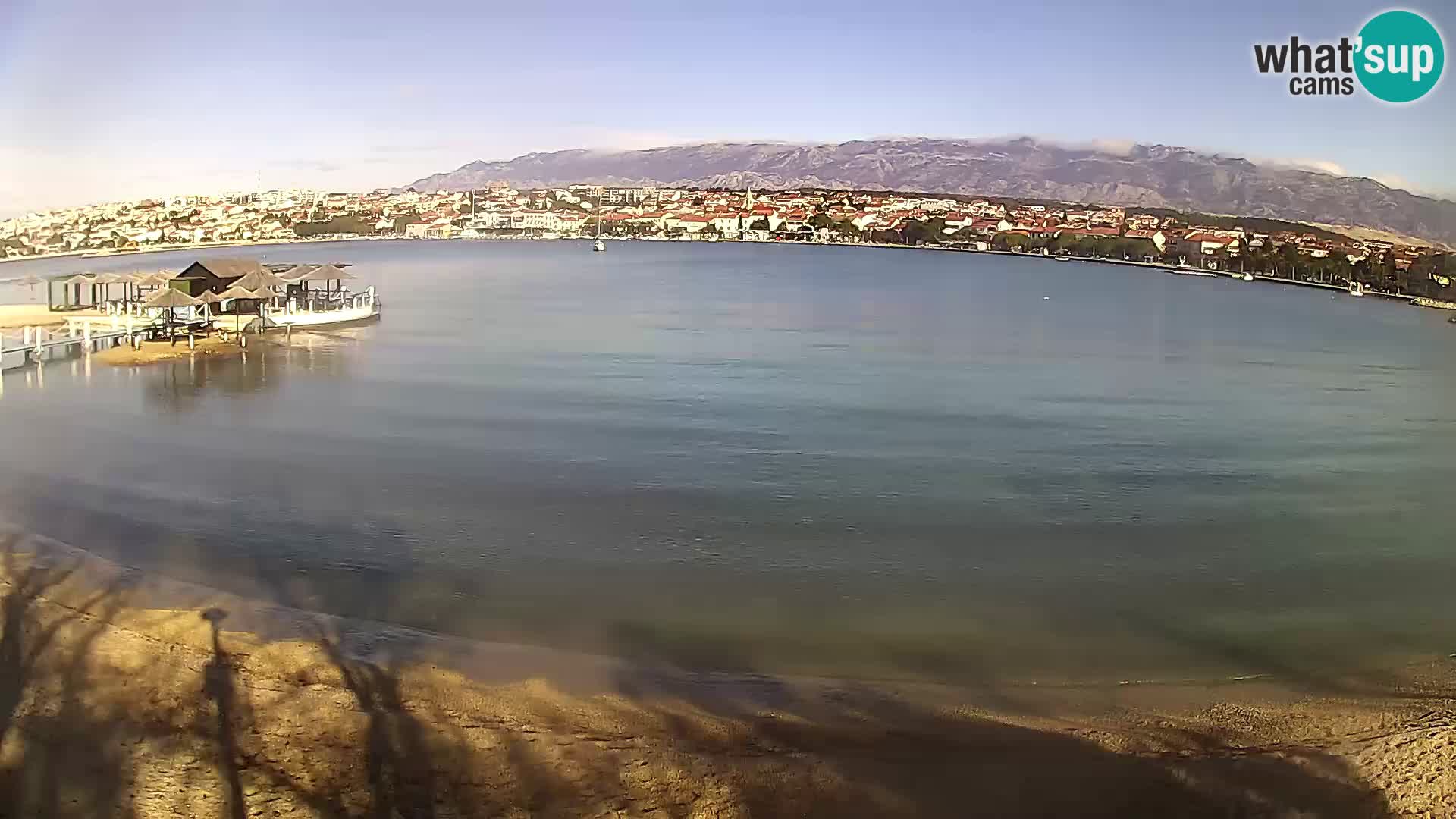 Novalja en vivo – playa de la ciudad