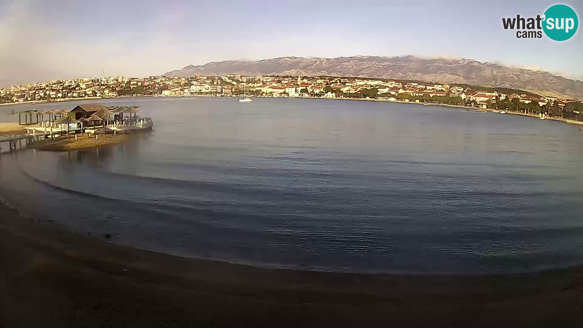 Novalja en vivo – playa de la ciudad