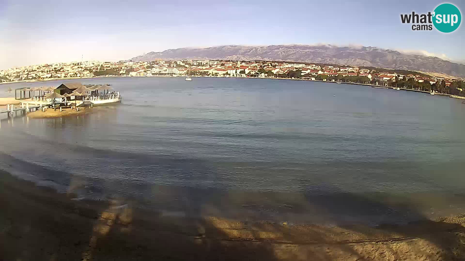 Novalja en vivo – playa de la ciudad