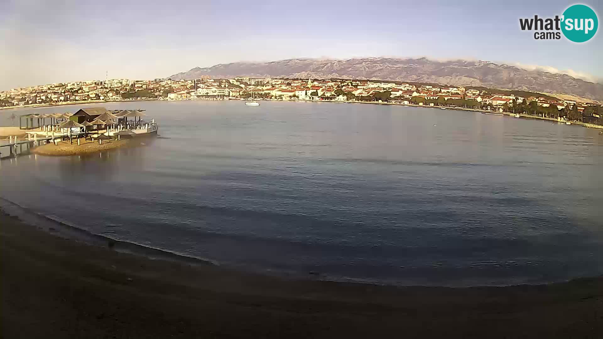 Novalja en vivo – playa de la ciudad