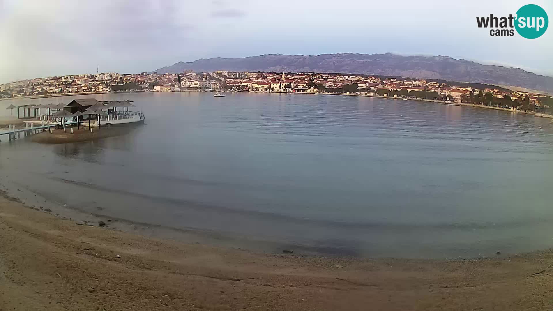 Novalja en vivo – playa de la ciudad