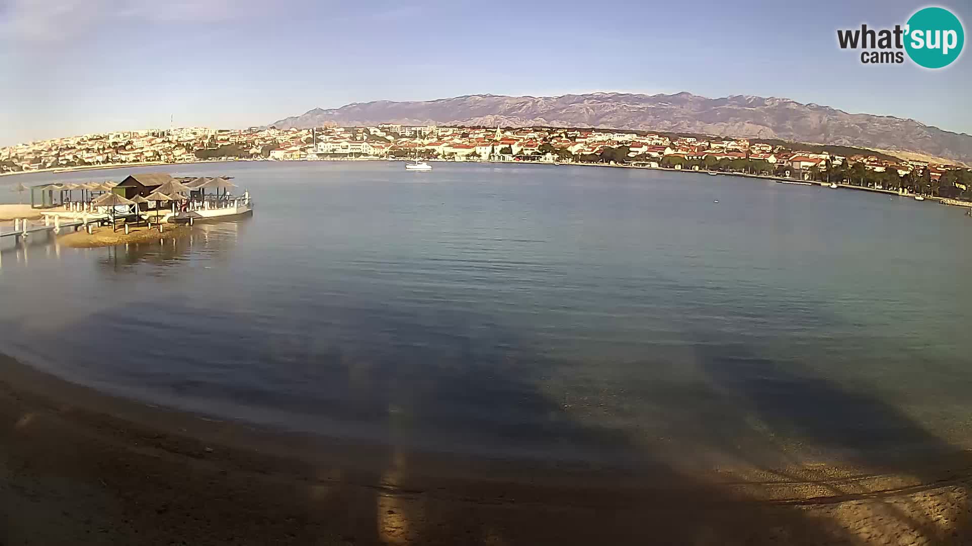 Novalja en vivo – playa de la ciudad