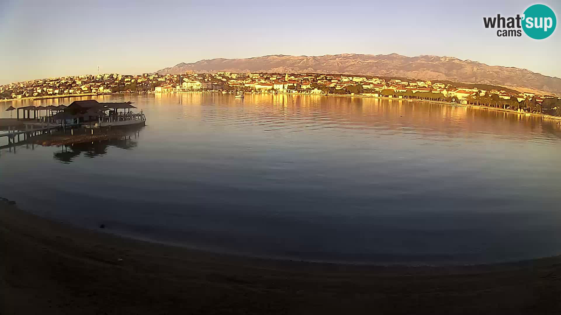 Novalja en vivo – playa de la ciudad