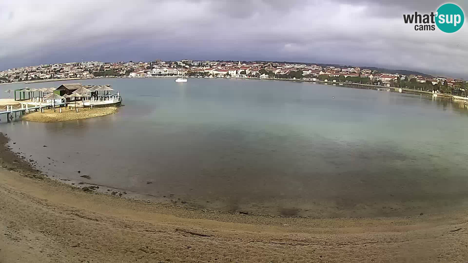 Novalja en vivo – playa de la ciudad