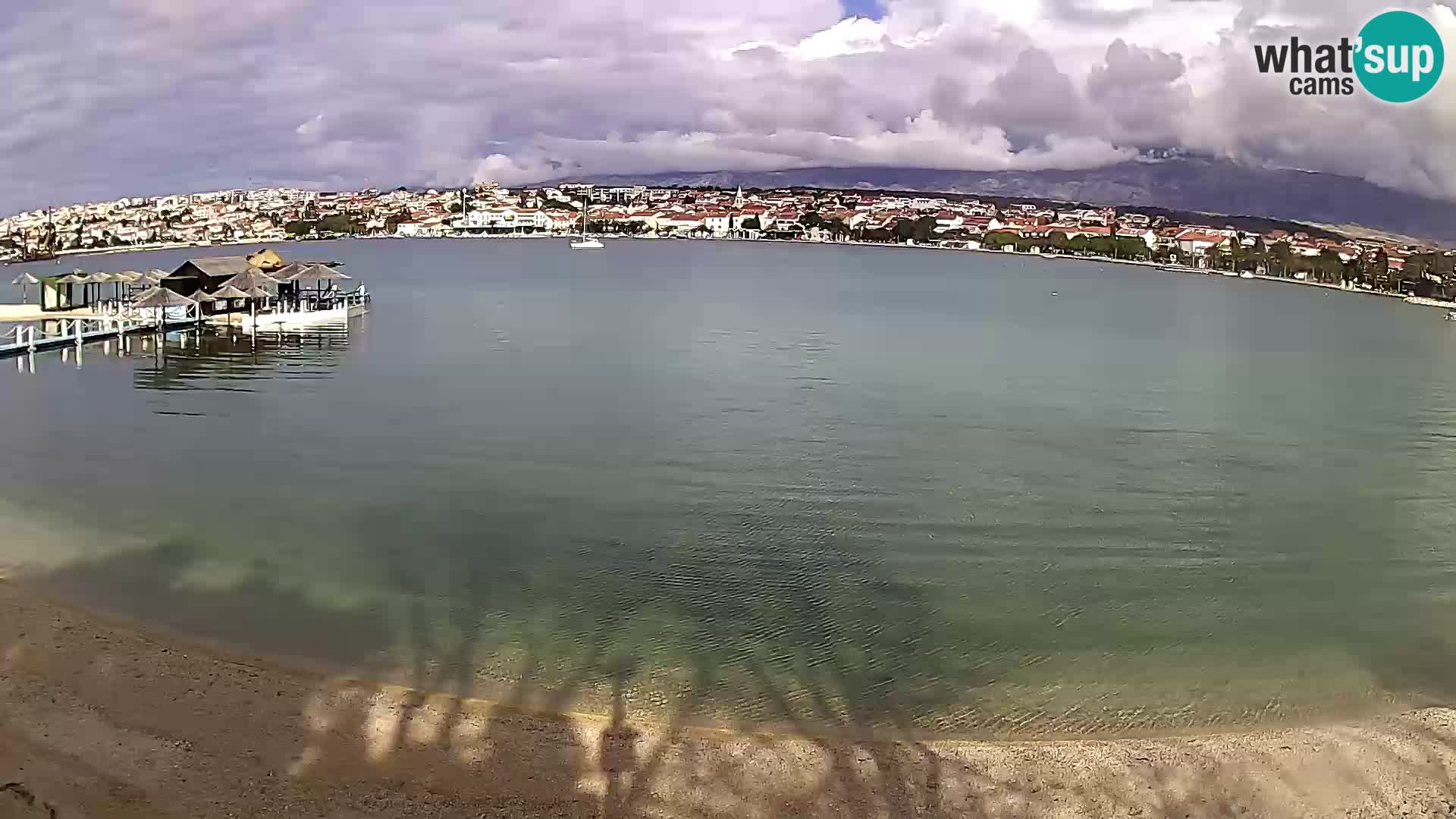 Novalja en vivo – playa de la ciudad