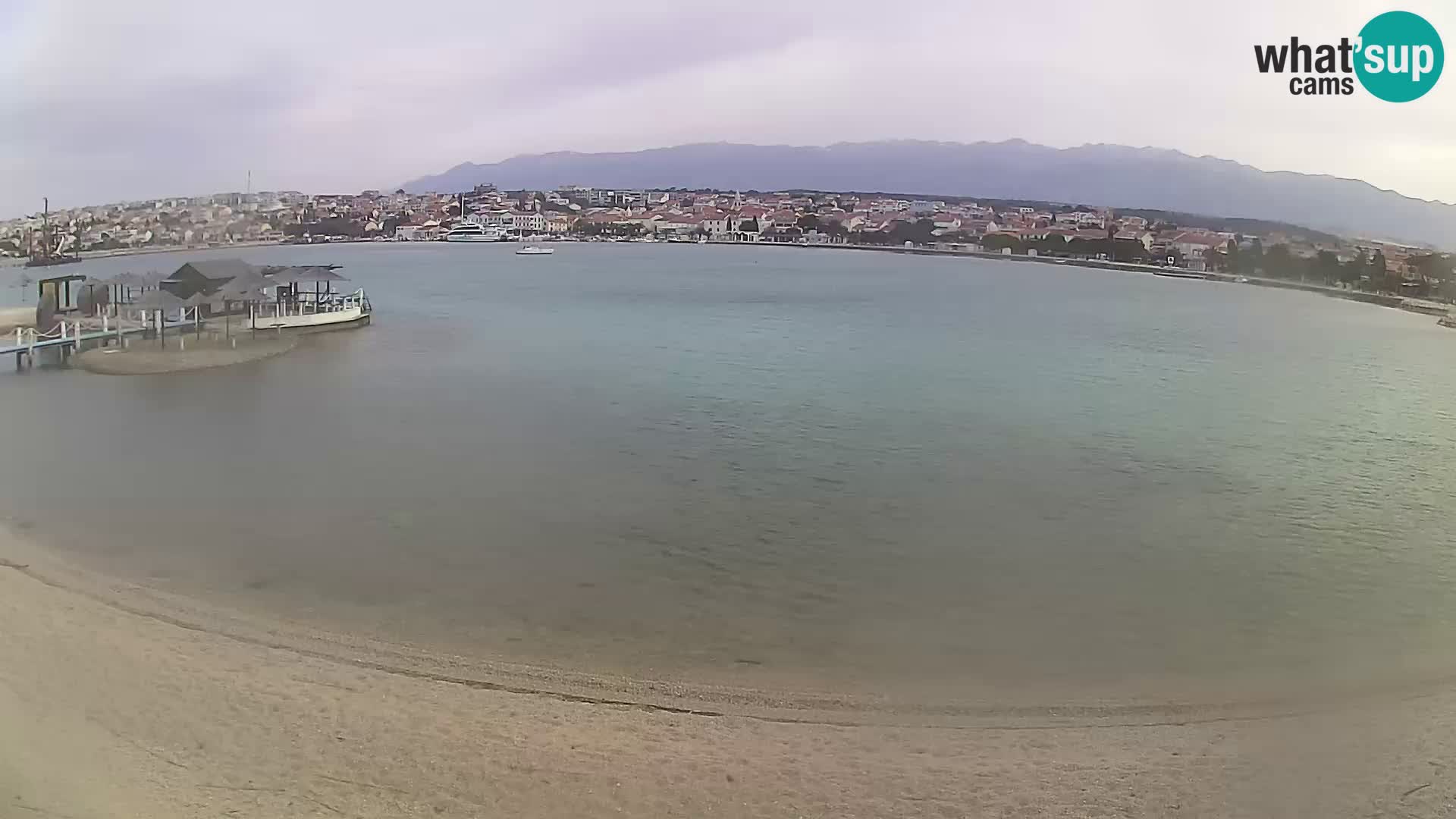 Novalja en vivo – playa de la ciudad