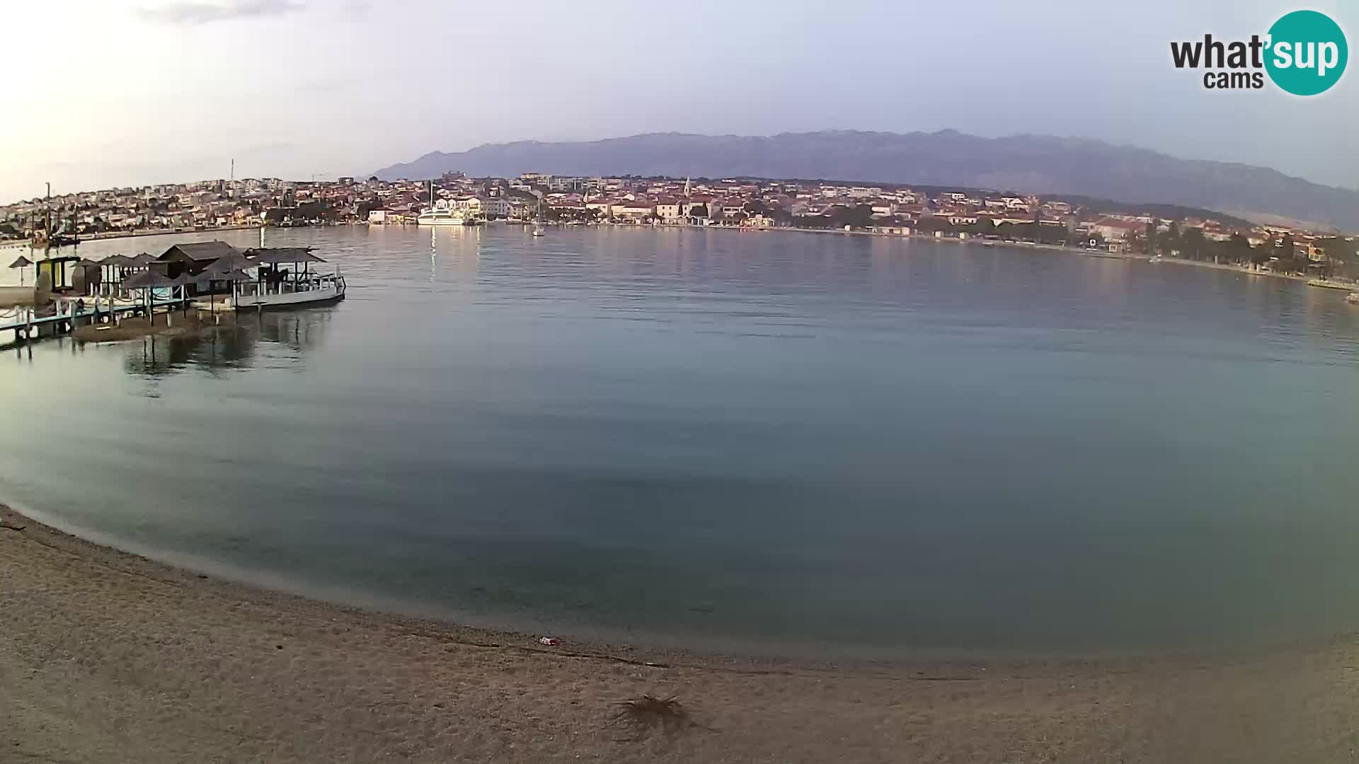 Novalja en vivo – playa de la ciudad