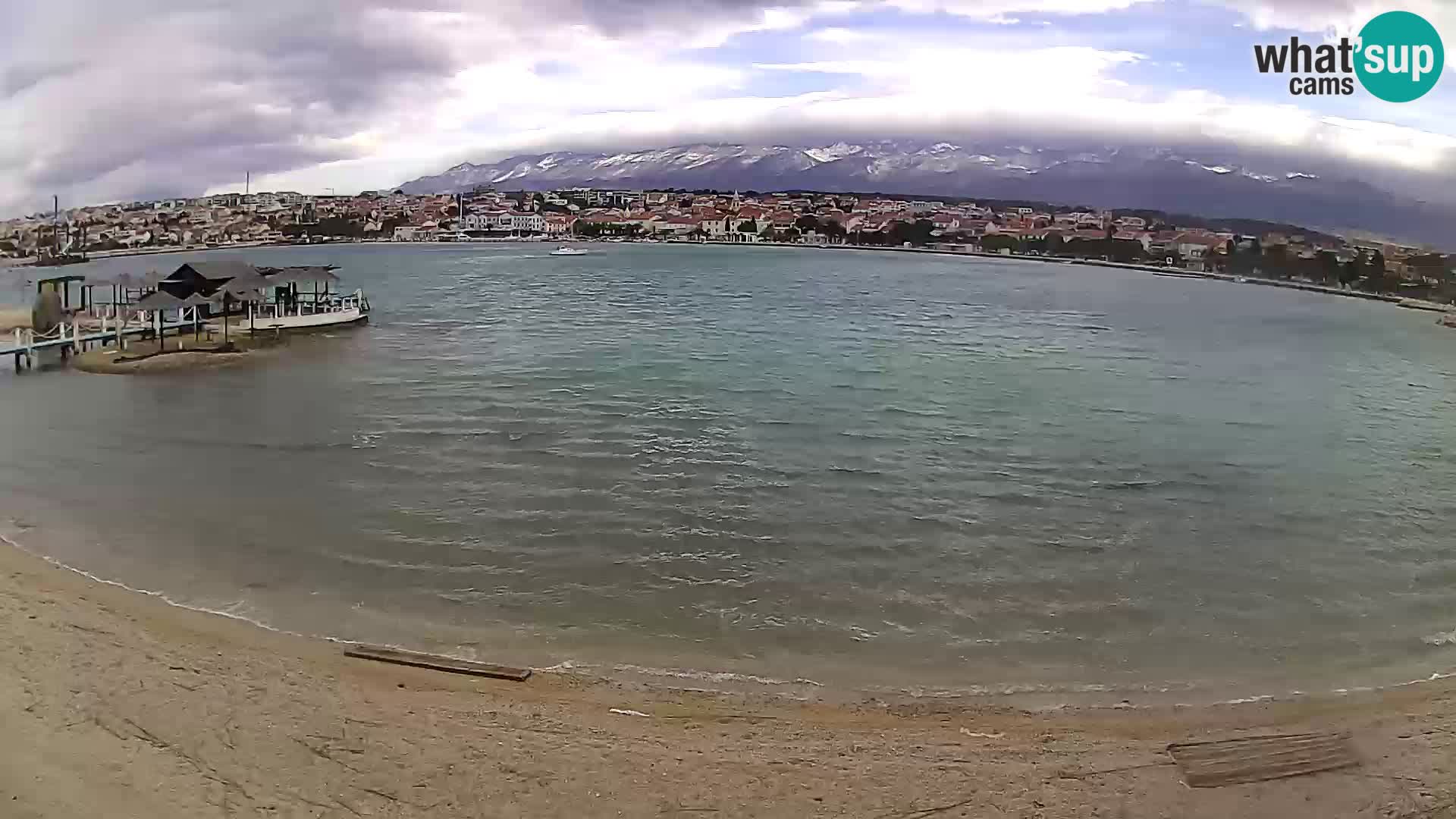 Novalja en vivo – playa de la ciudad