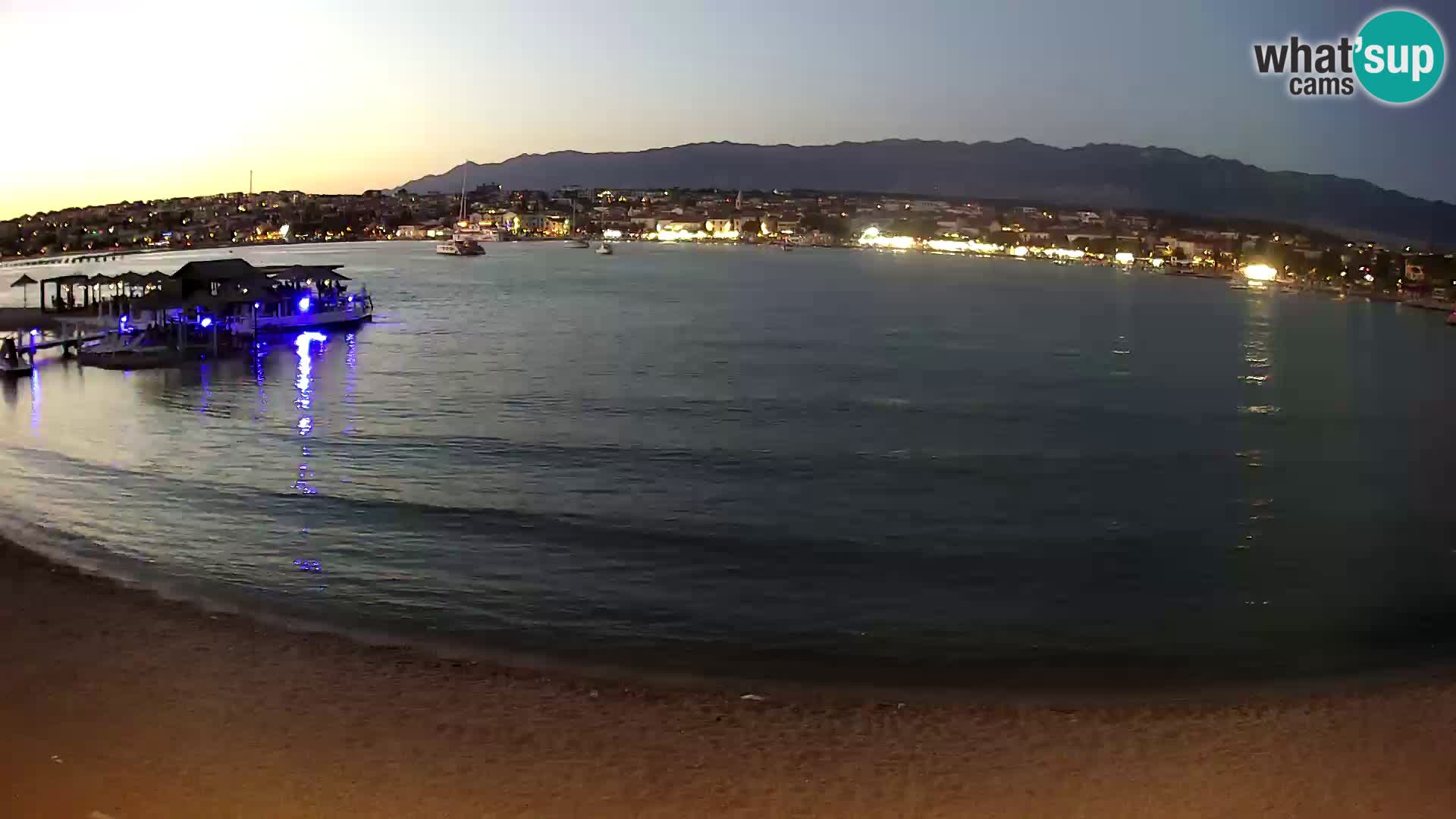 Novalja en vivo – playa de la ciudad