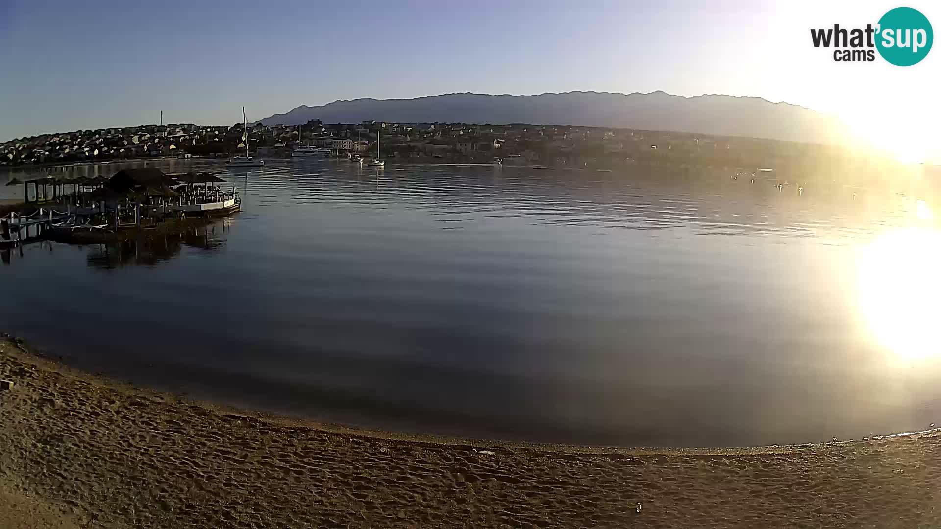 Novalja en vivo – playa de la ciudad