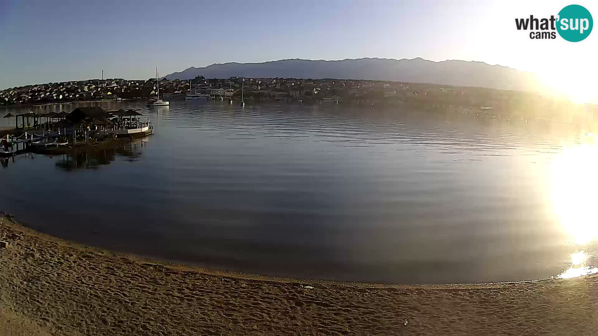Novalja en vivo – playa de la ciudad