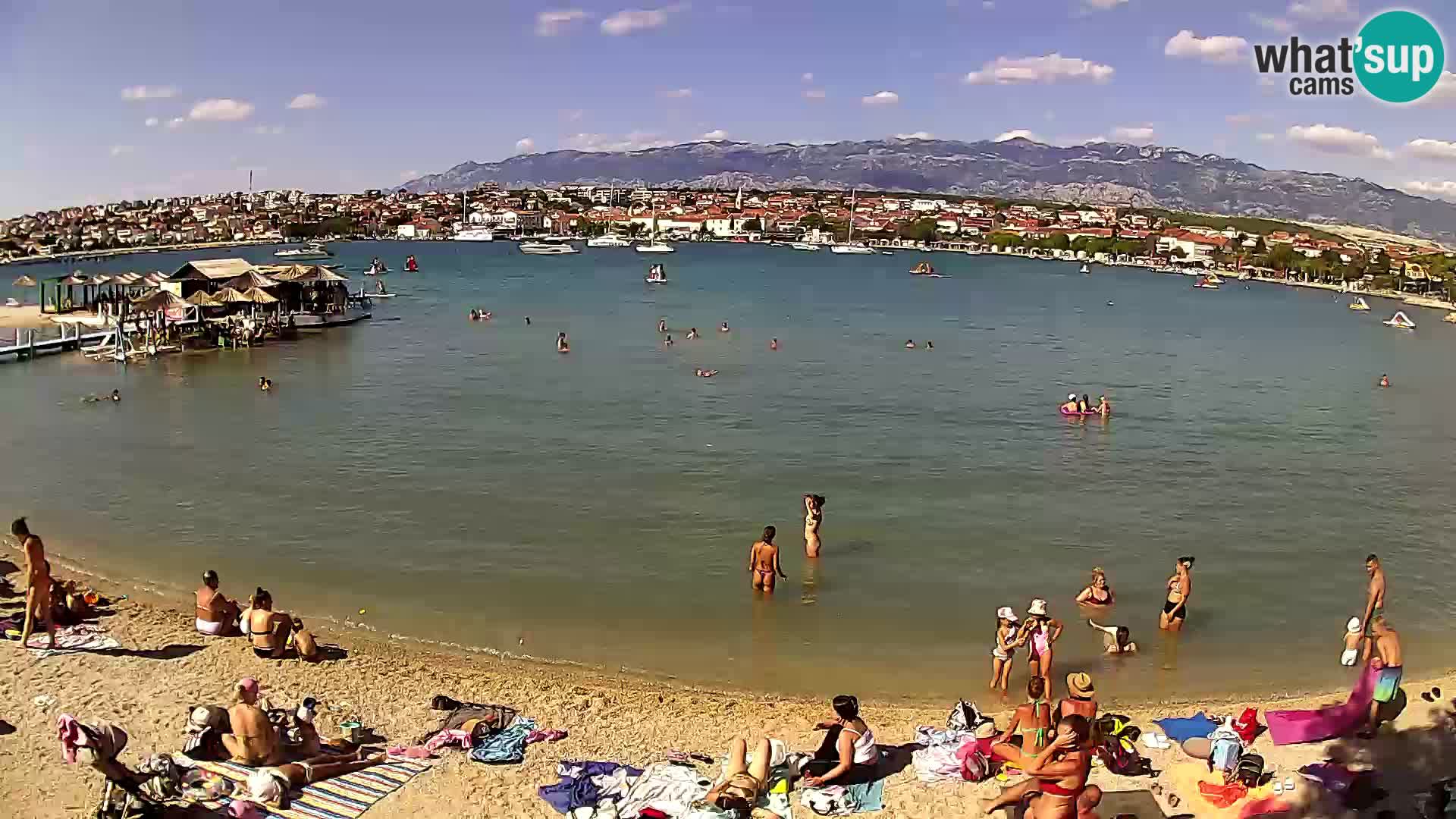 Novalja en vivo – playa de la ciudad