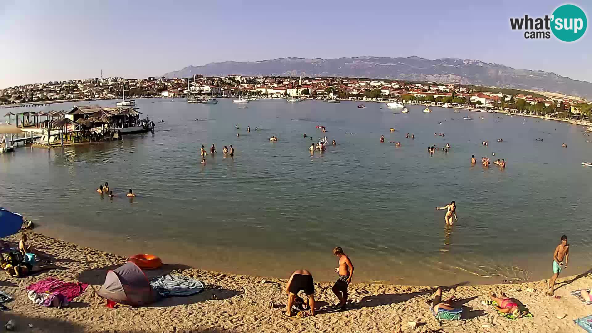 Novalja en vivo – playa de la ciudad