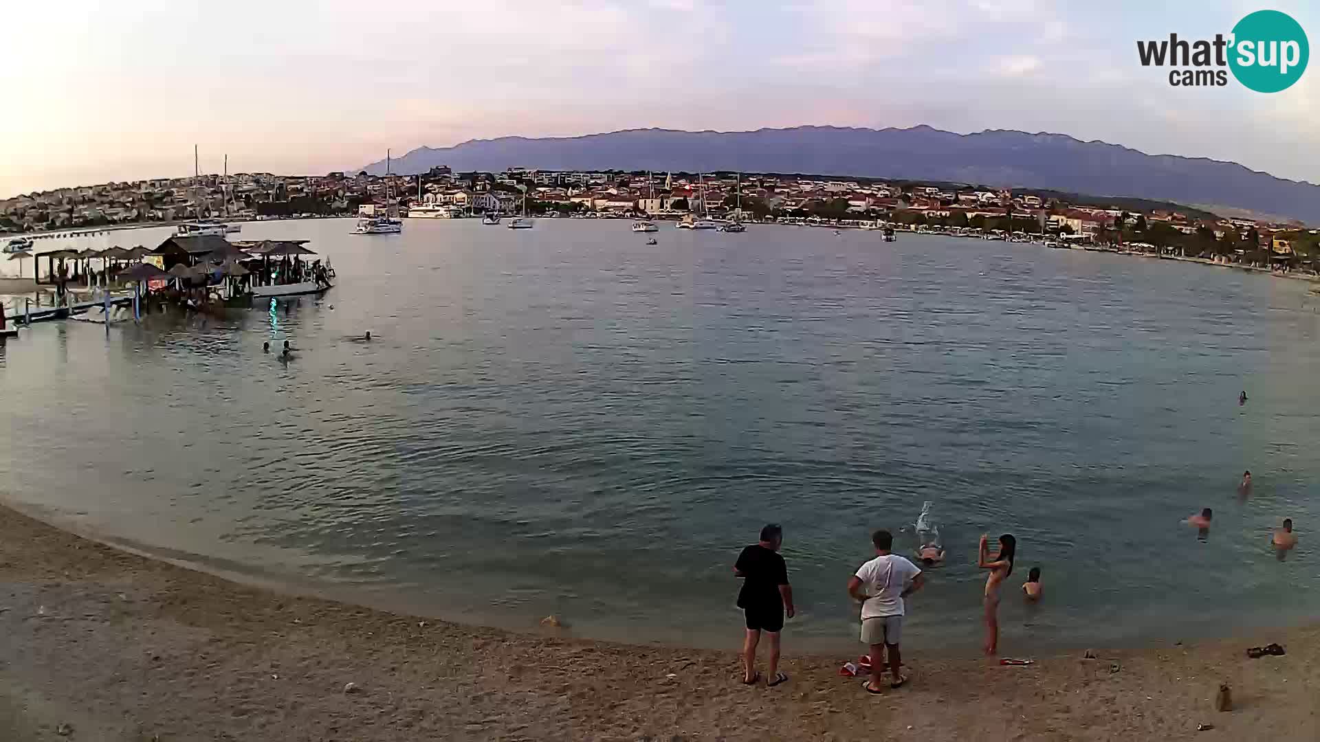 Novalja en vivo – playa de la ciudad