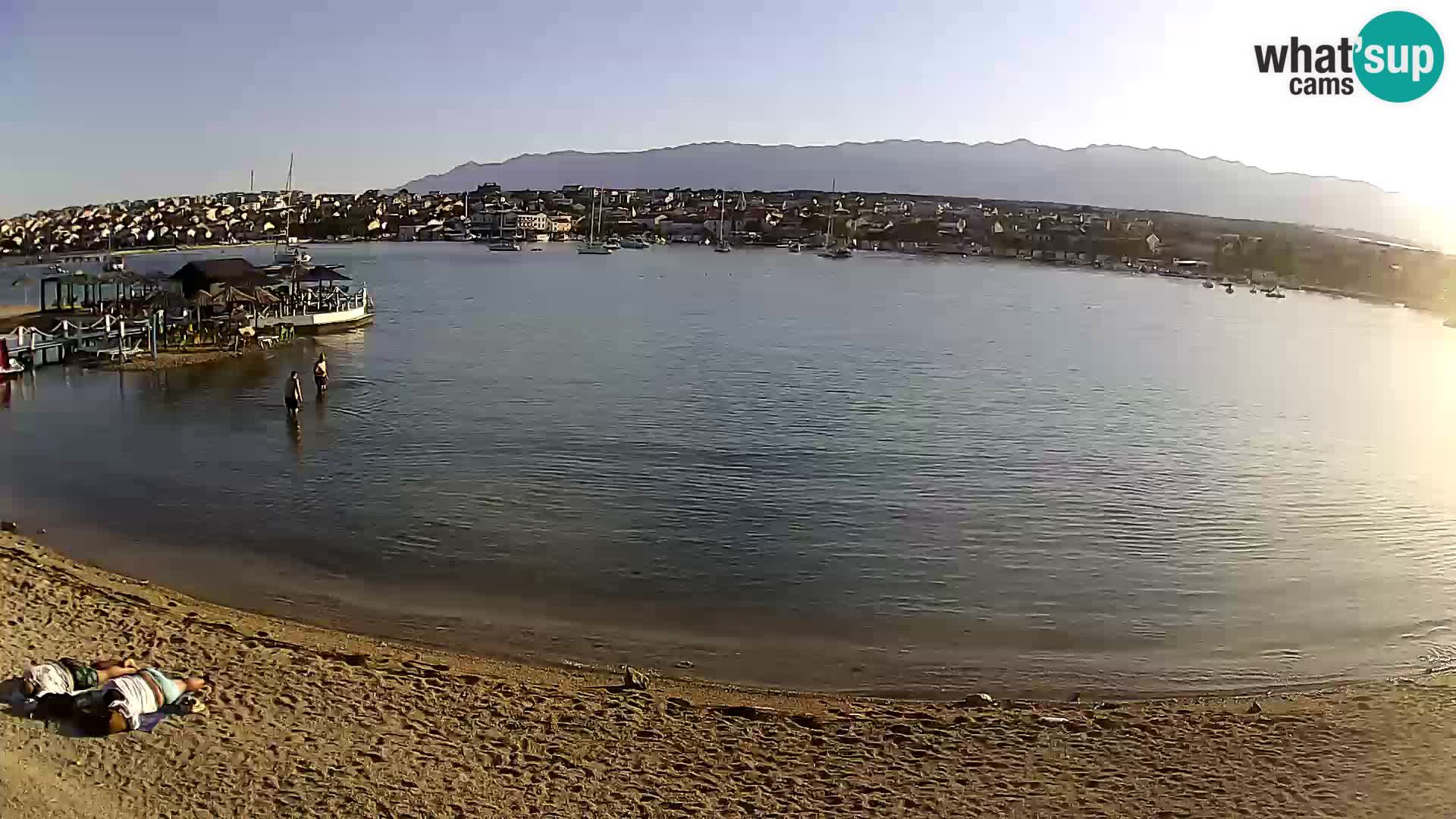 Novalja en vivo – playa de la ciudad