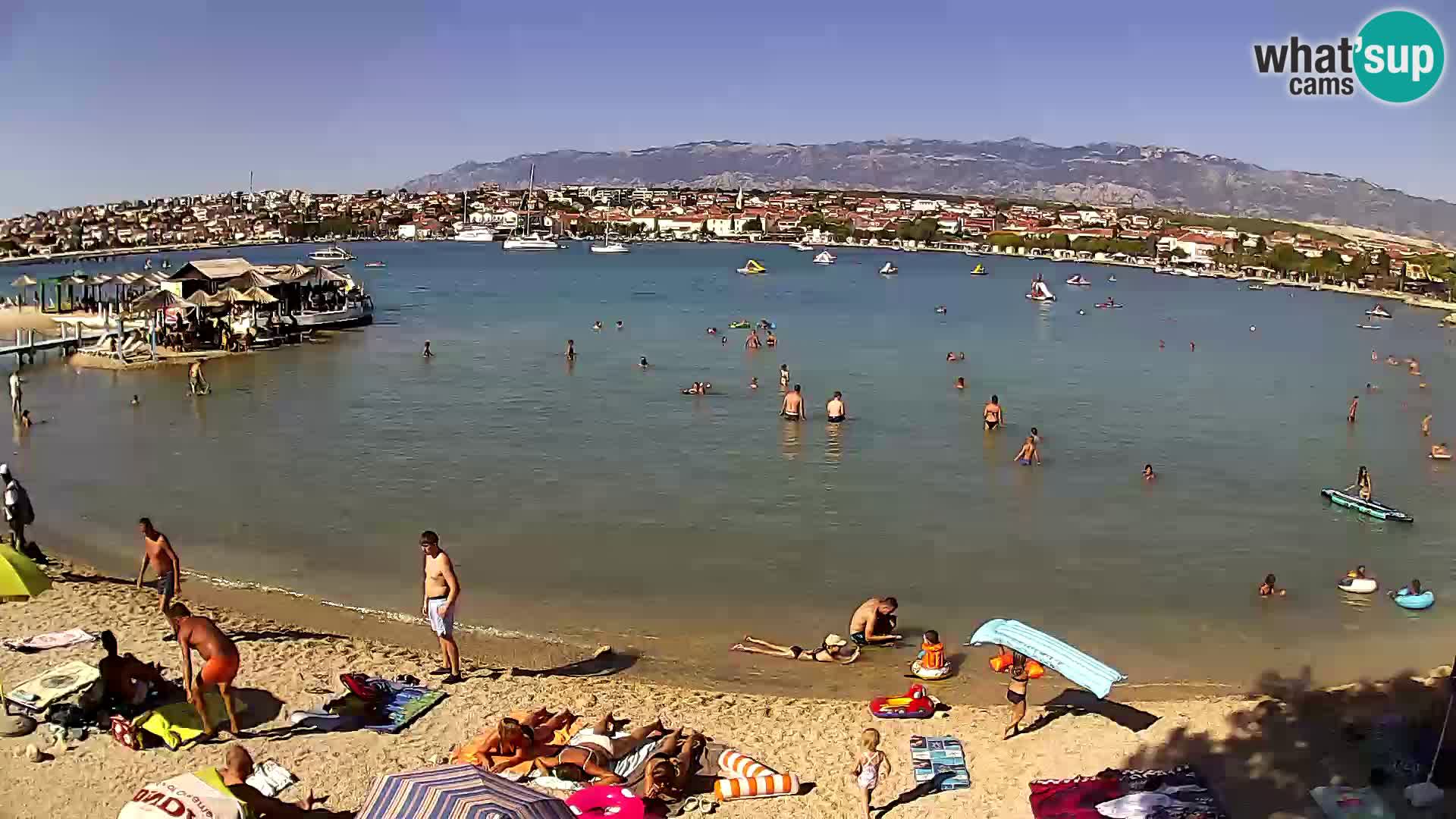 Novalja en vivo – playa de la ciudad