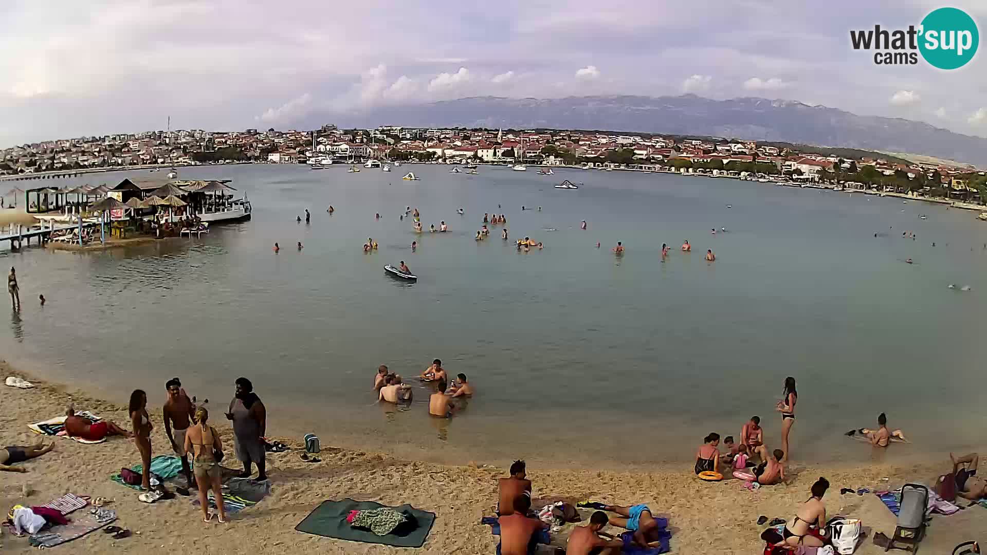 Novalja en vivo – playa de la ciudad