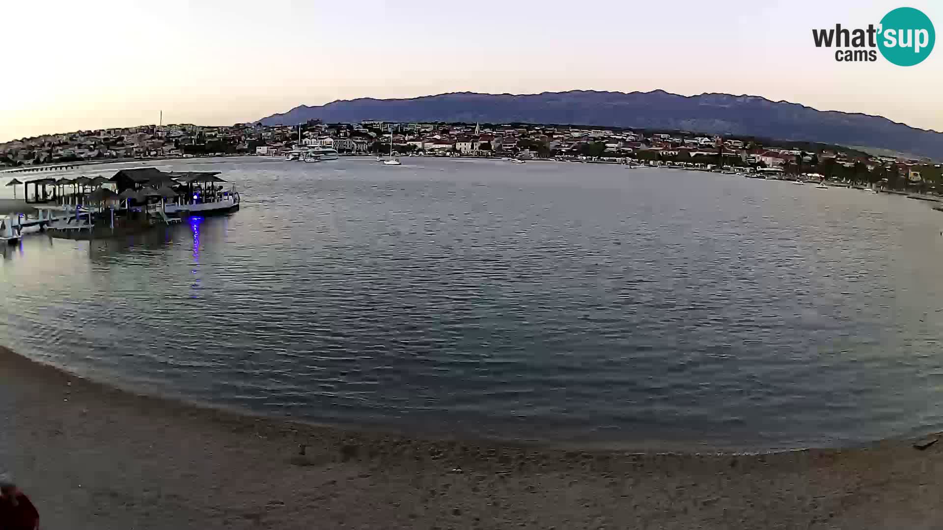 Novalja en vivo – playa de la ciudad