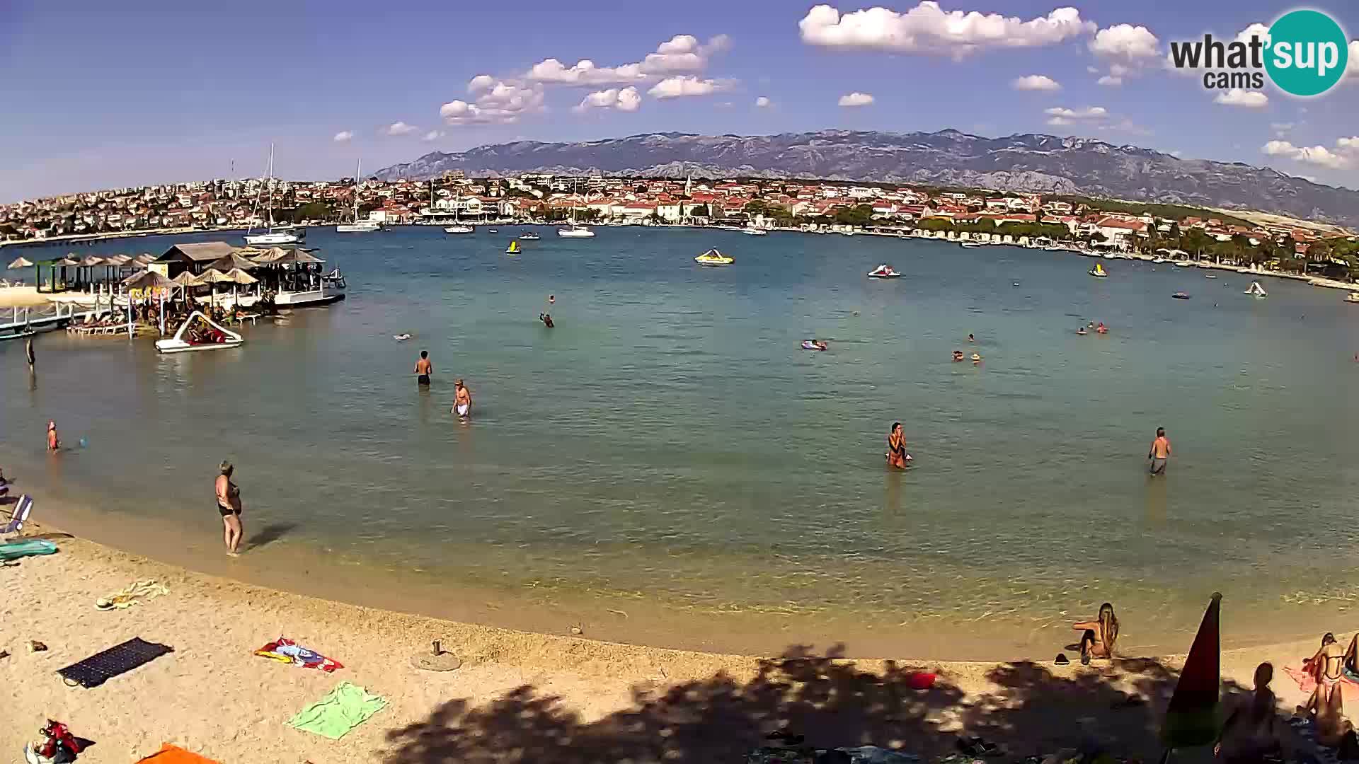 Novalja en vivo – playa de la ciudad