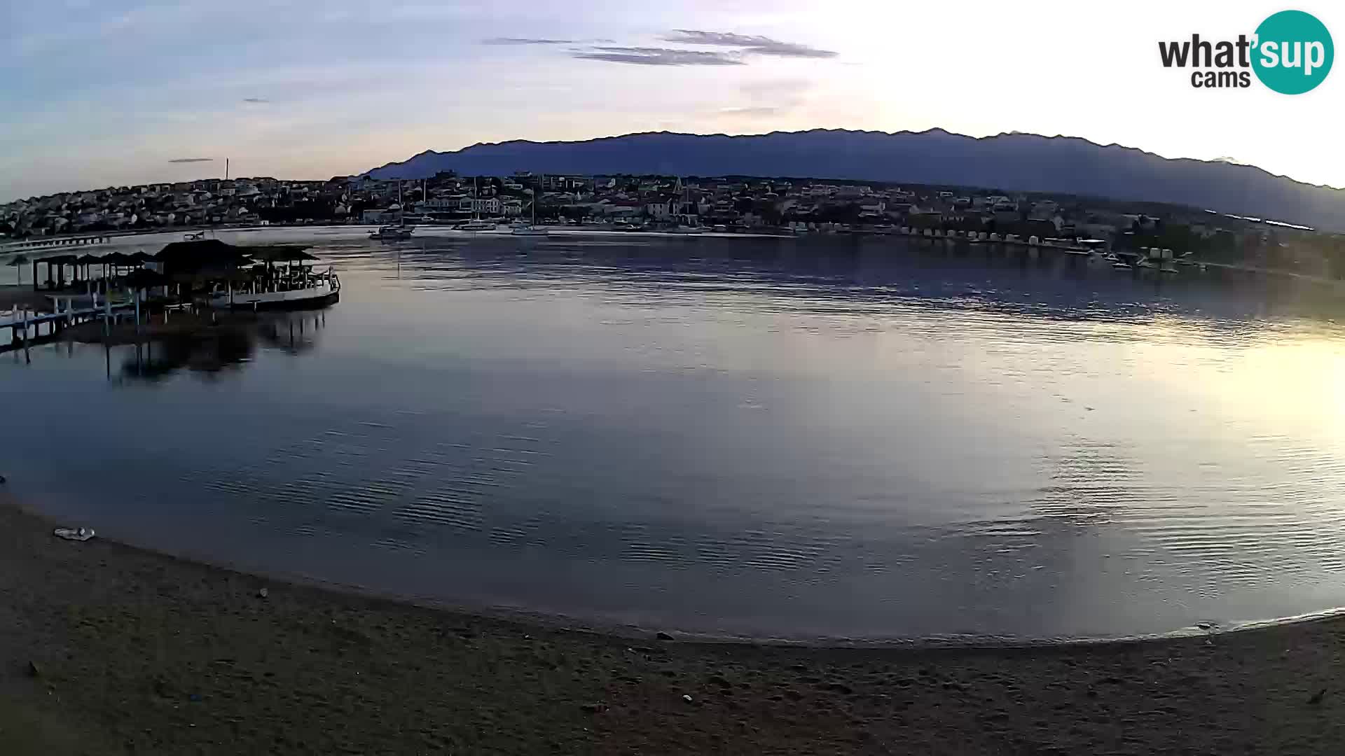 Novalja en vivo – playa de la ciudad