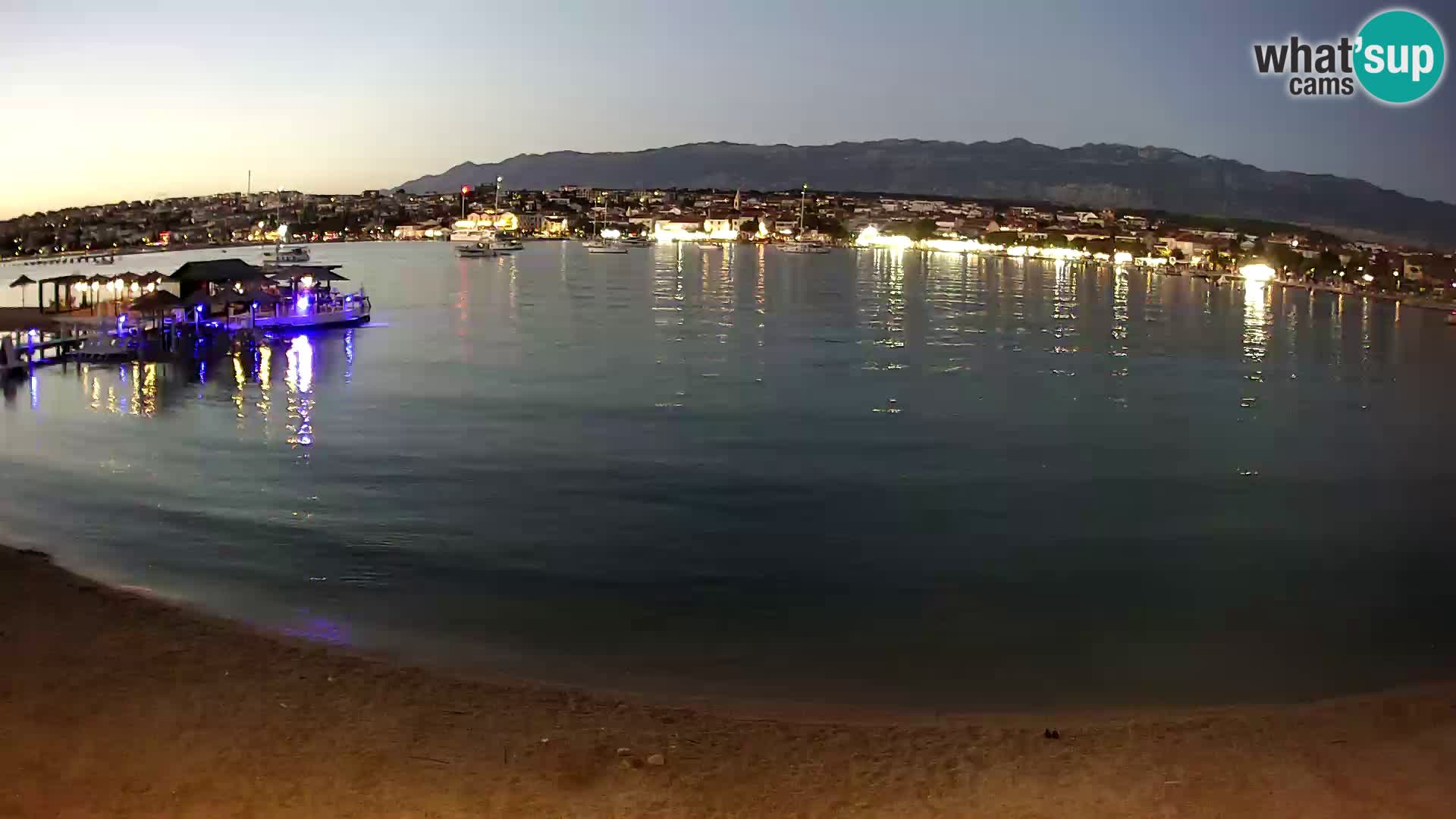 Novalja en vivo – playa de la ciudad