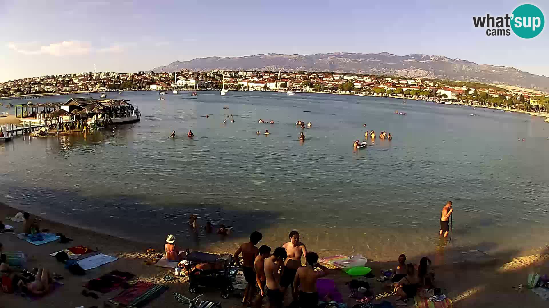Novalja en vivo – playa de la ciudad