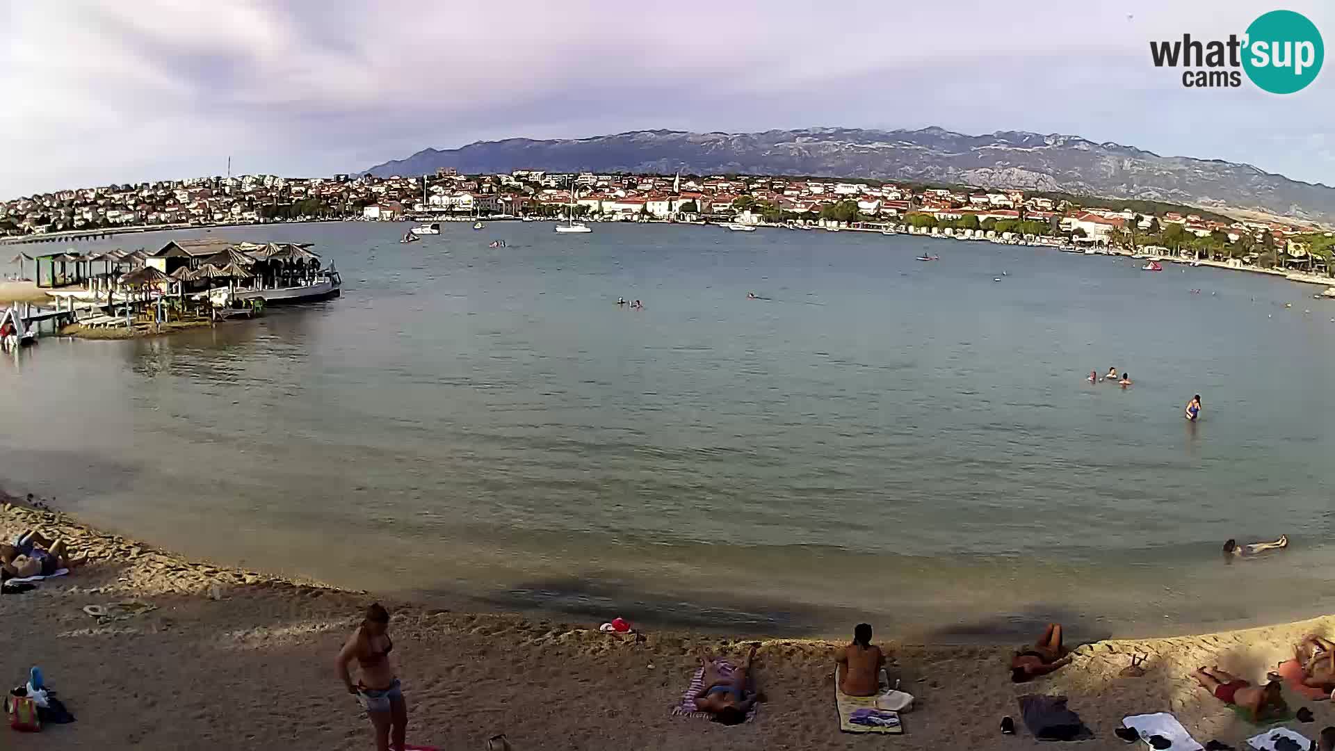 Novalja en vivo – playa de la ciudad
