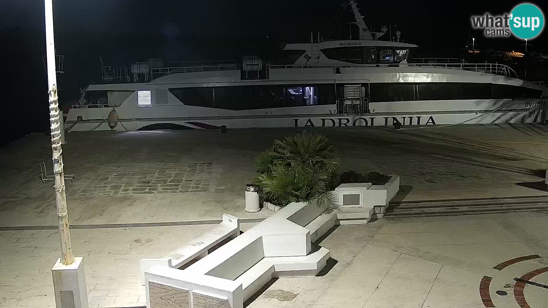Web kamera Novalja promenada