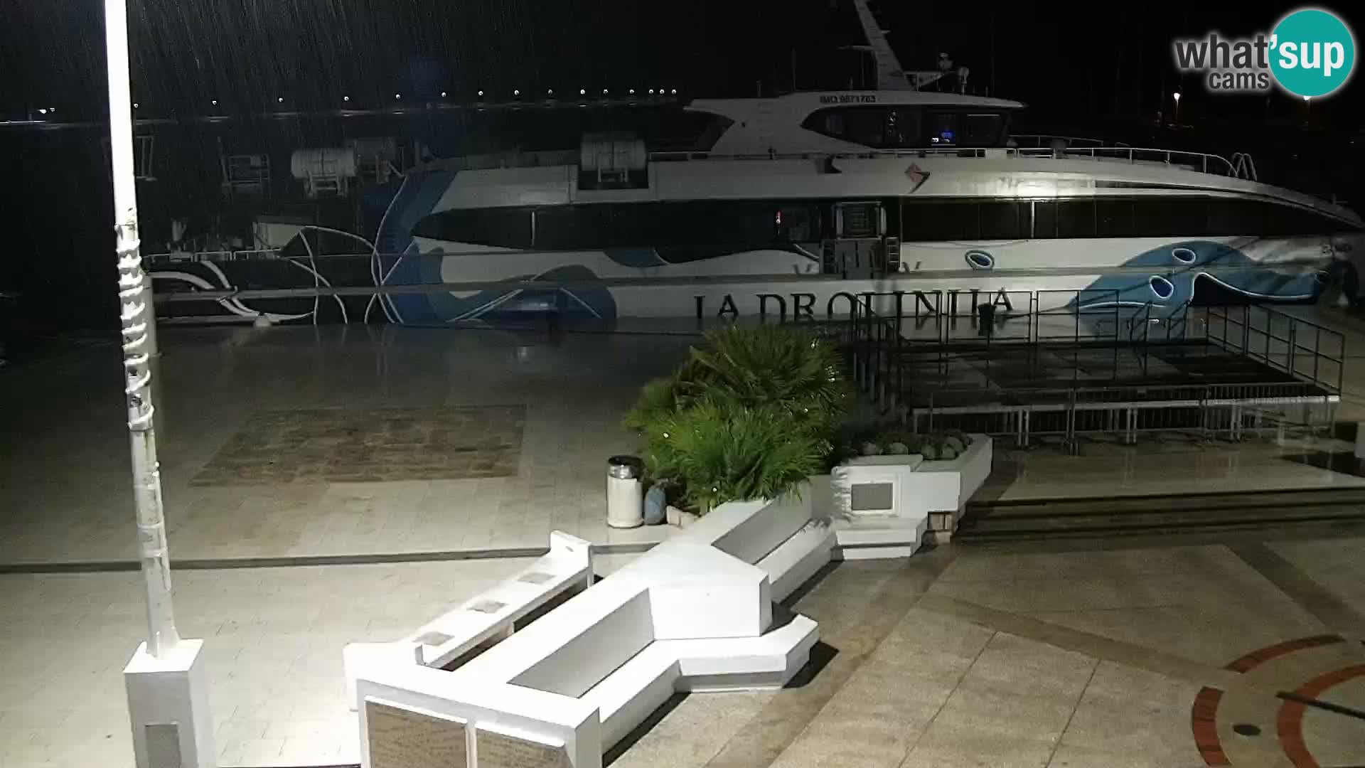 Webcam Novalja seaside promenade