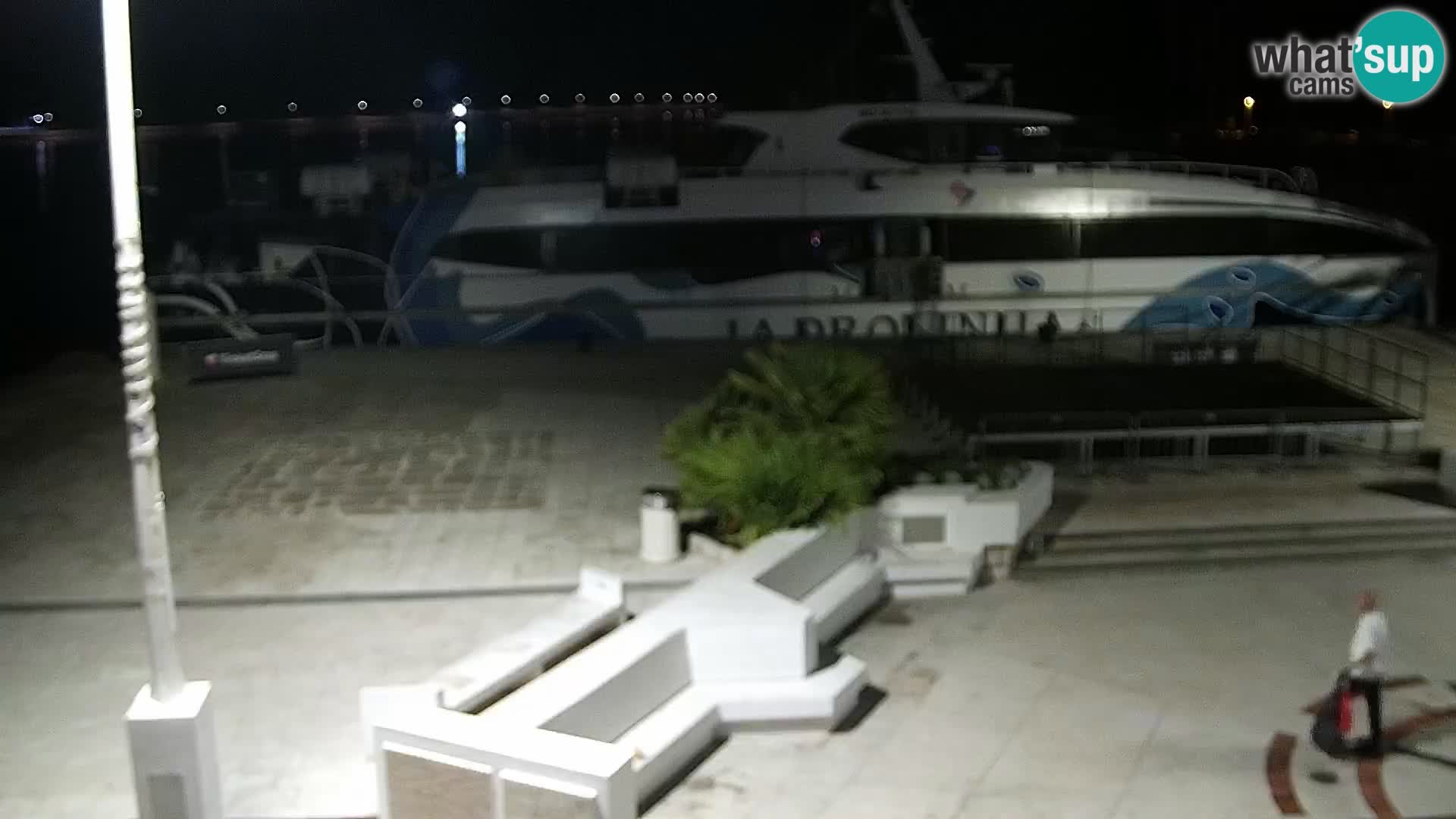 Webcam Novalja seaside promenade