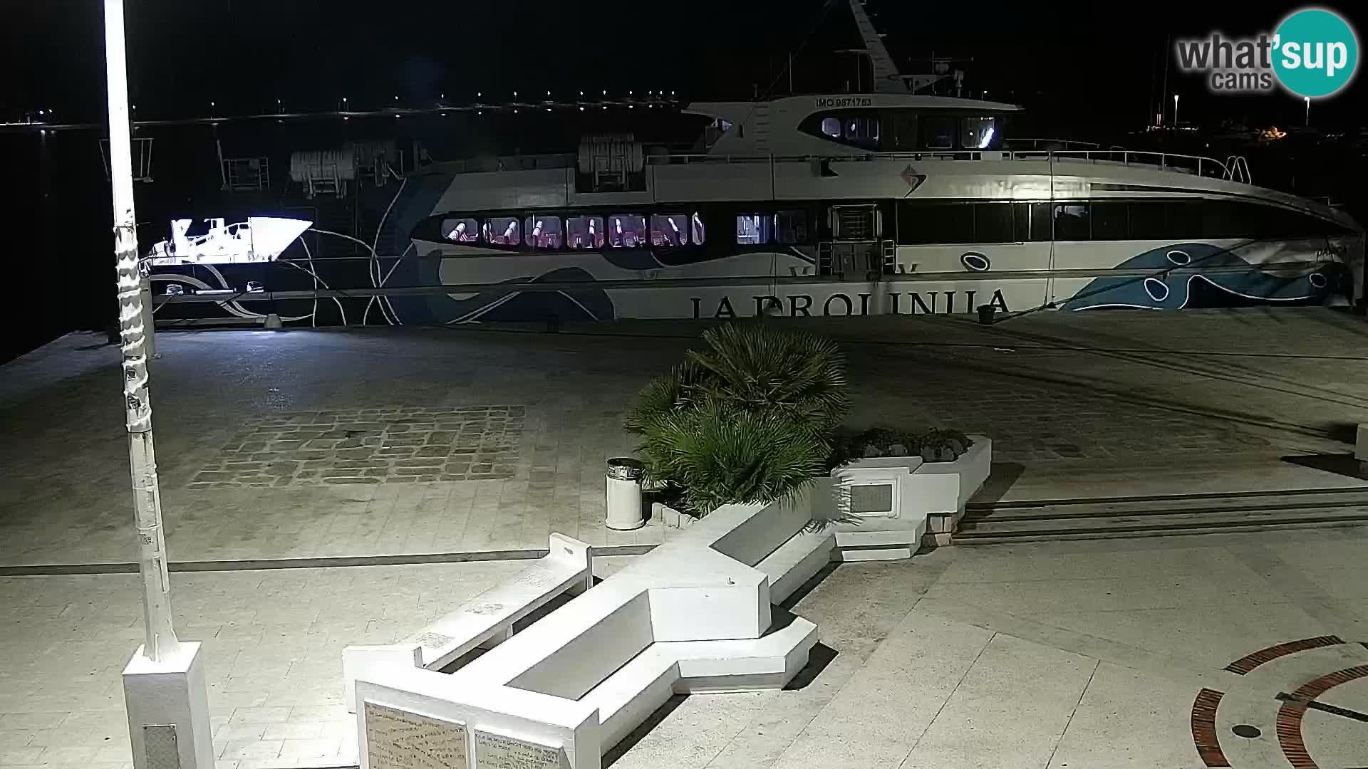 Webcam Novalja seaside promenade