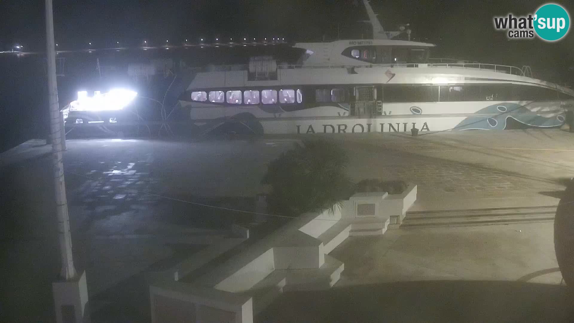 Webcam Novalja seaside promenade