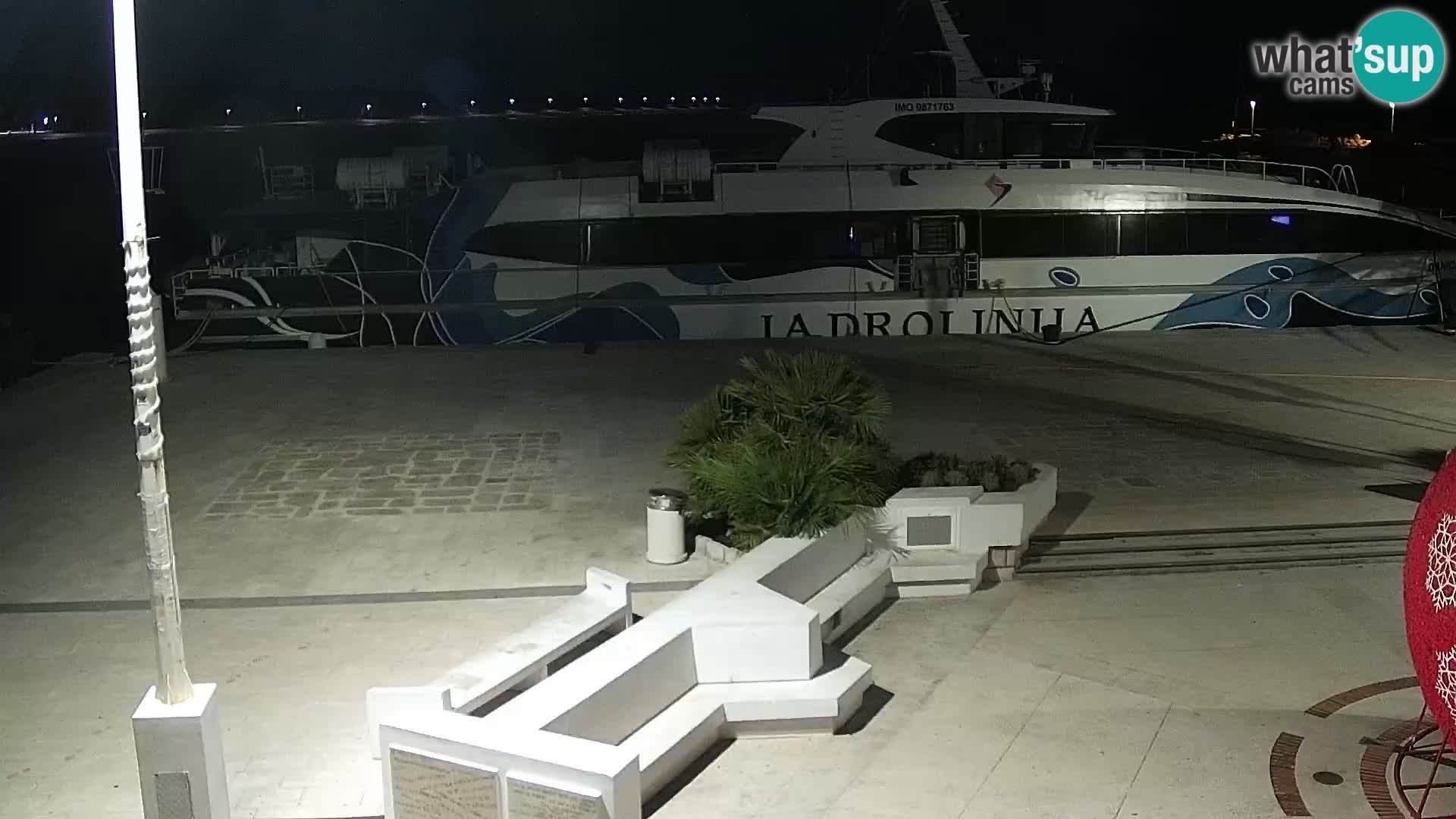 Webcam Novalja seaside promenade