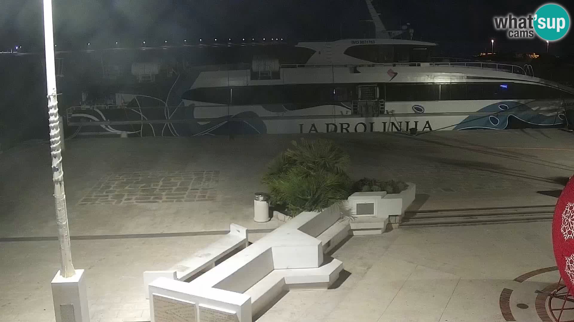 Webcam Novalja seaside promenade