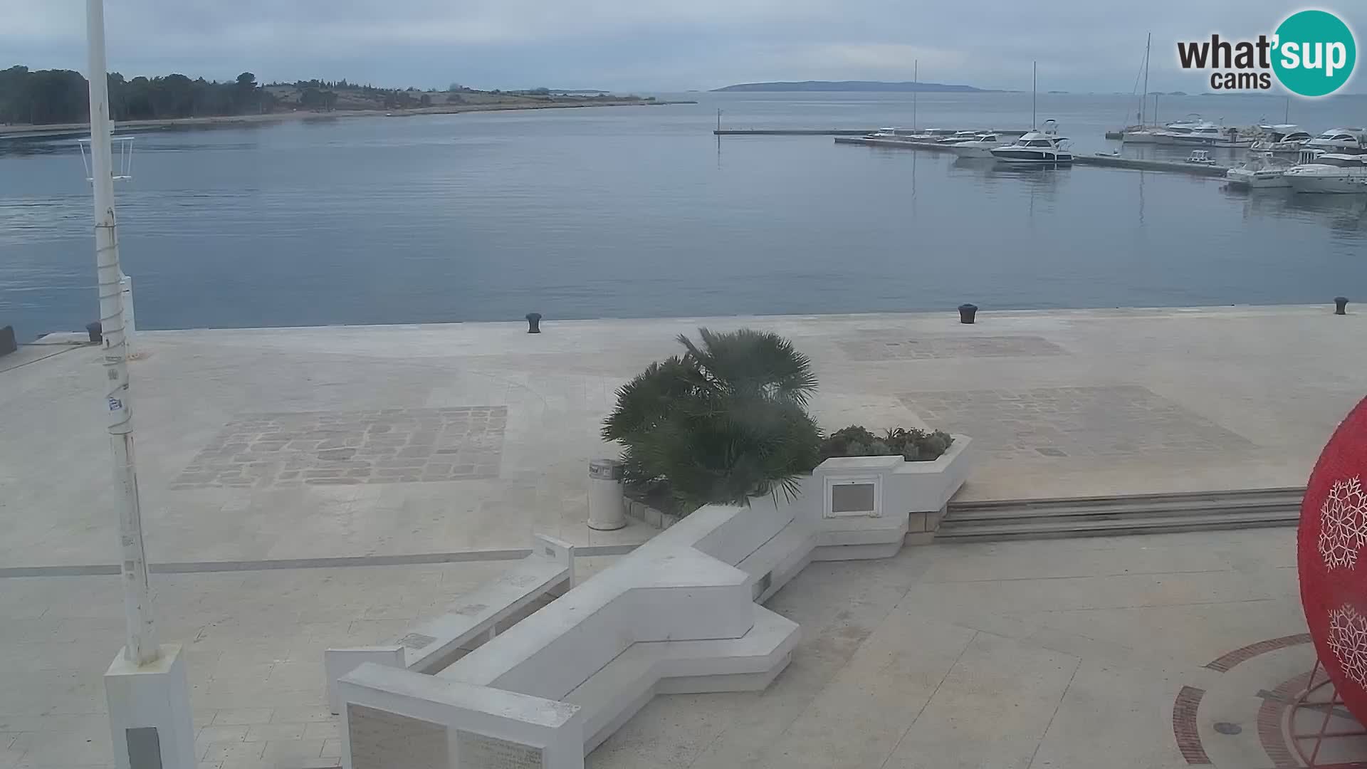 Webcam Novalja seaside promenade