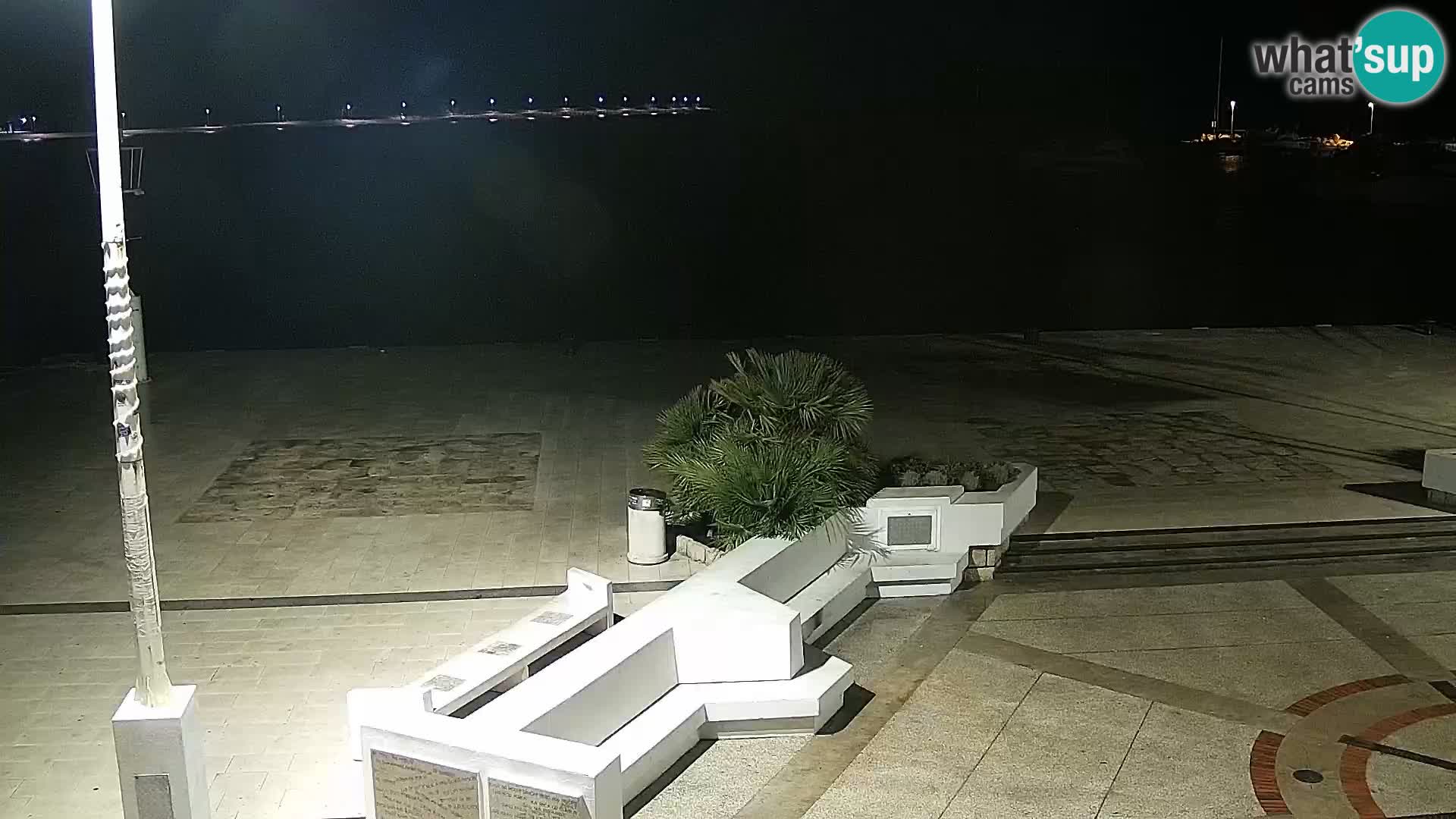 Webcam Novalja seaside promenade