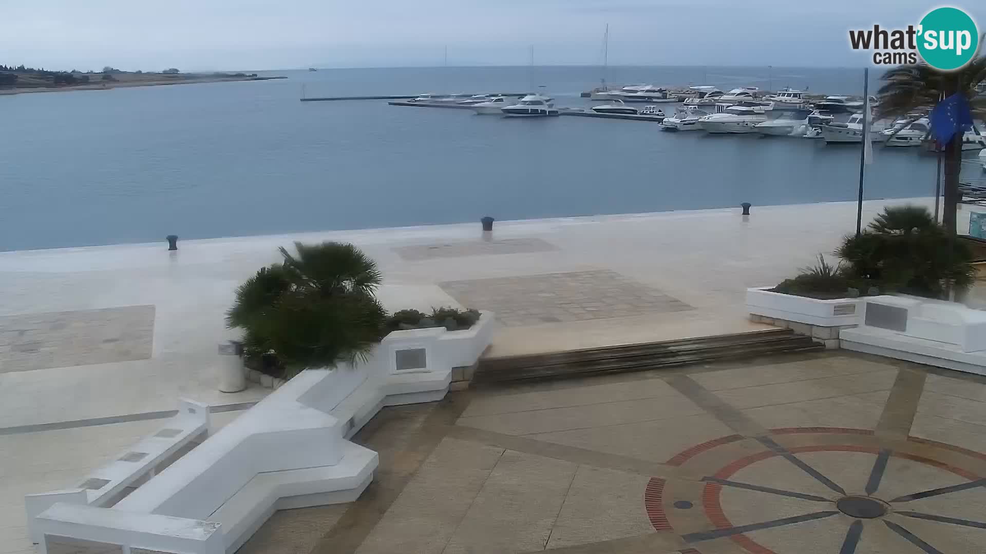 Webcam Novalja seaside promenade