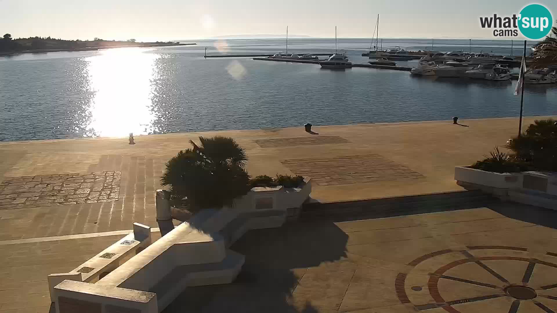 Webcam Novalja seaside promenade