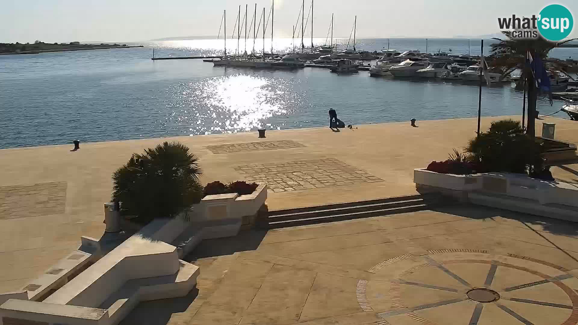 Web kamera Novalja promenada