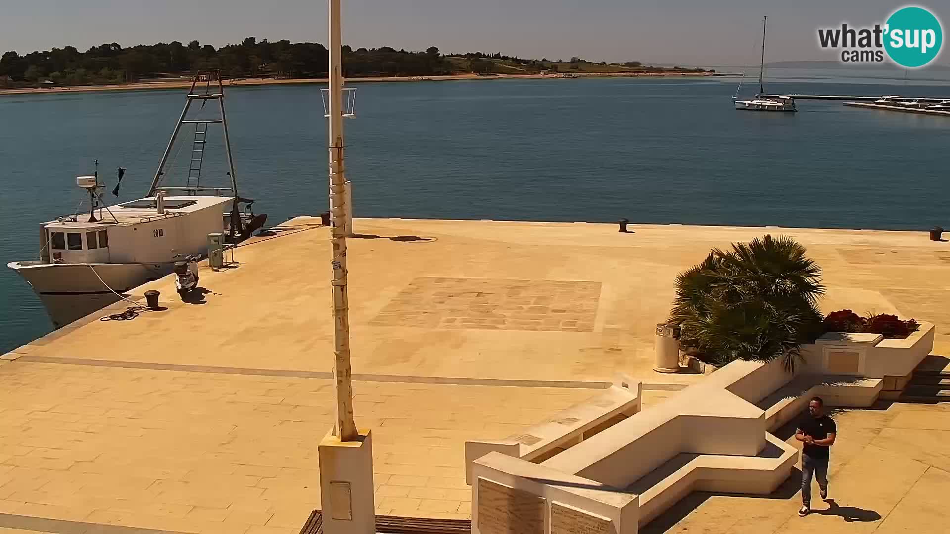 Novalja spletna kamera promenada
